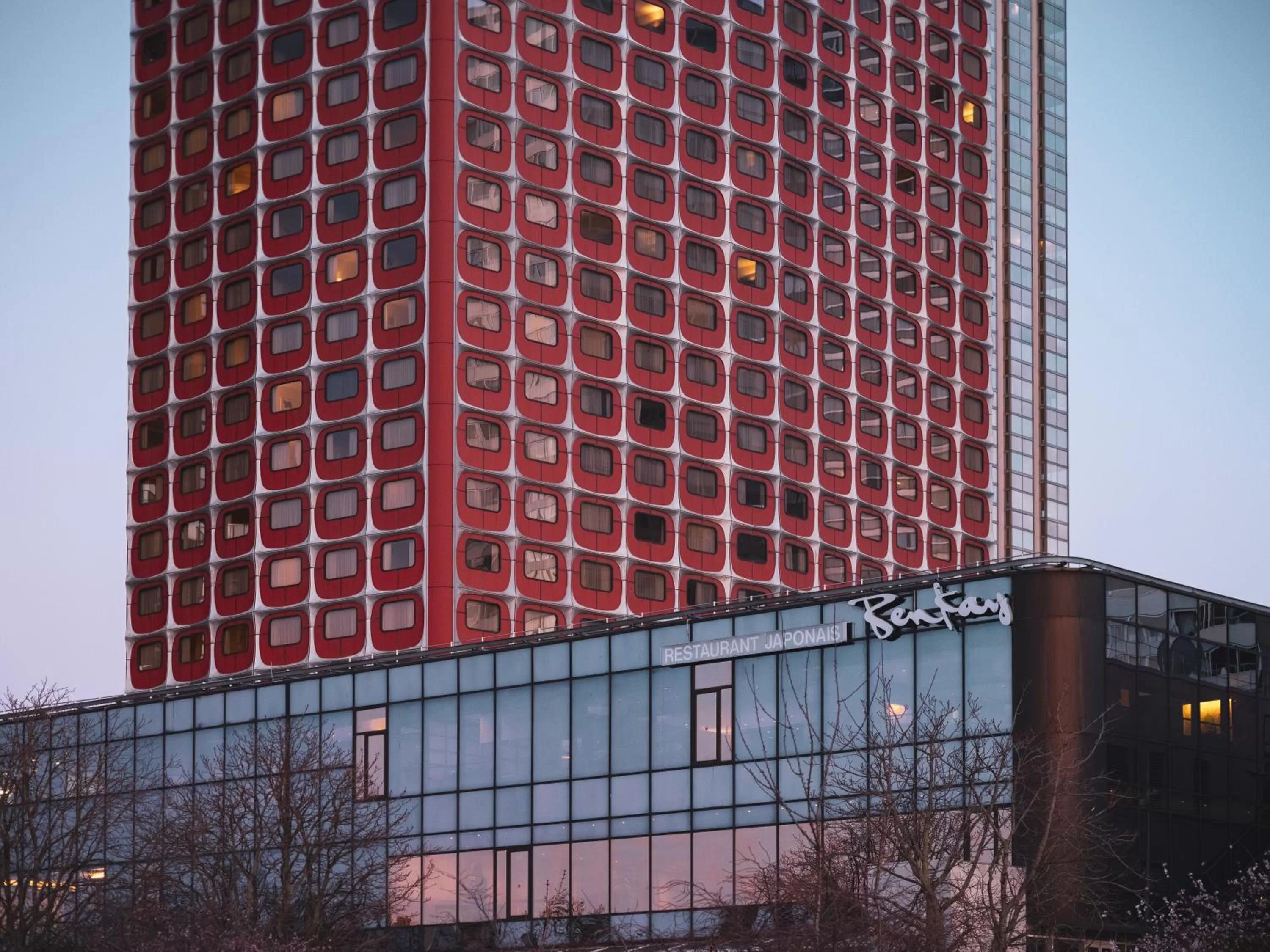 Restaurant/places to eat in Novotel Paris Centre Tour Eiffel