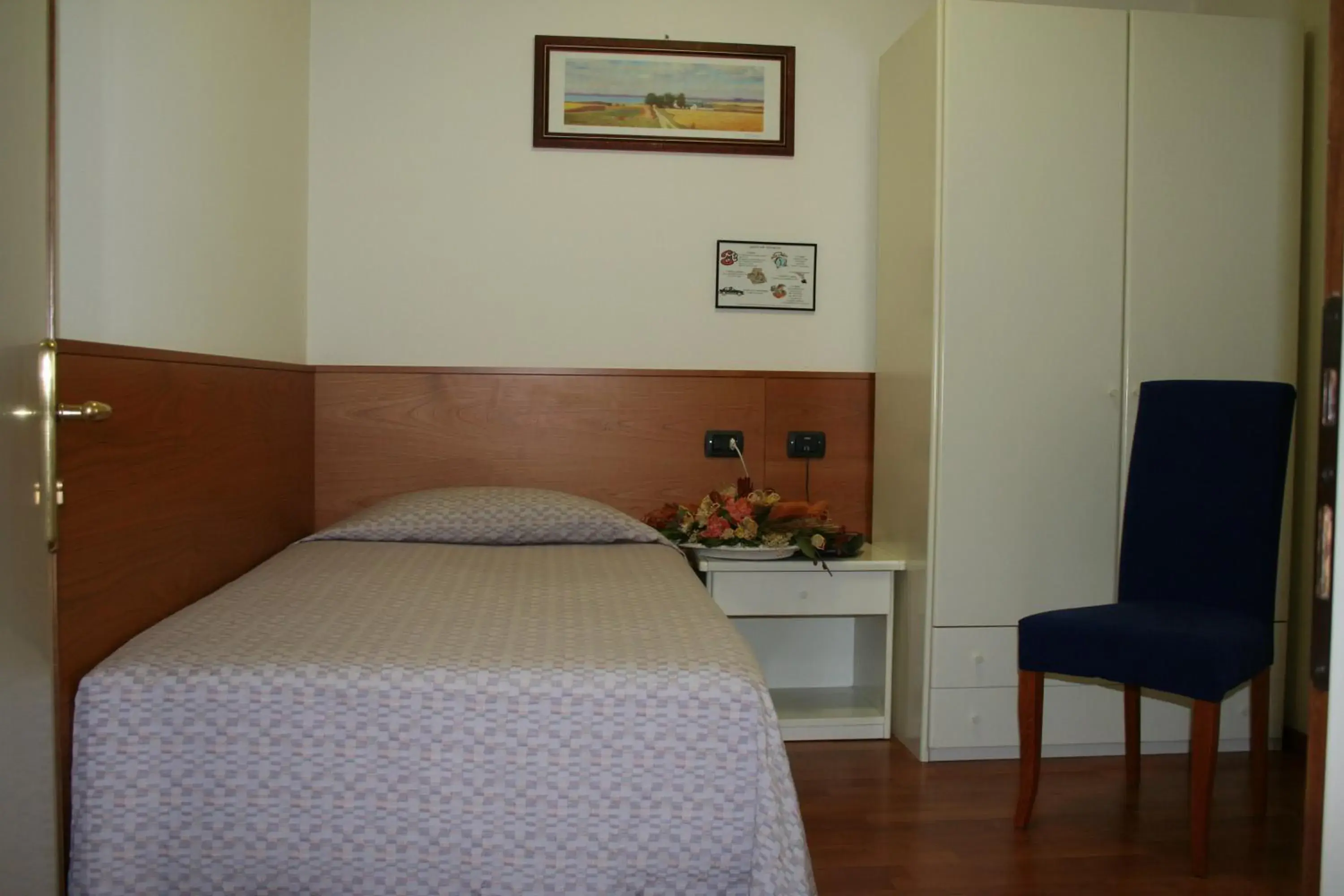 Single Room in Rometta Hotel