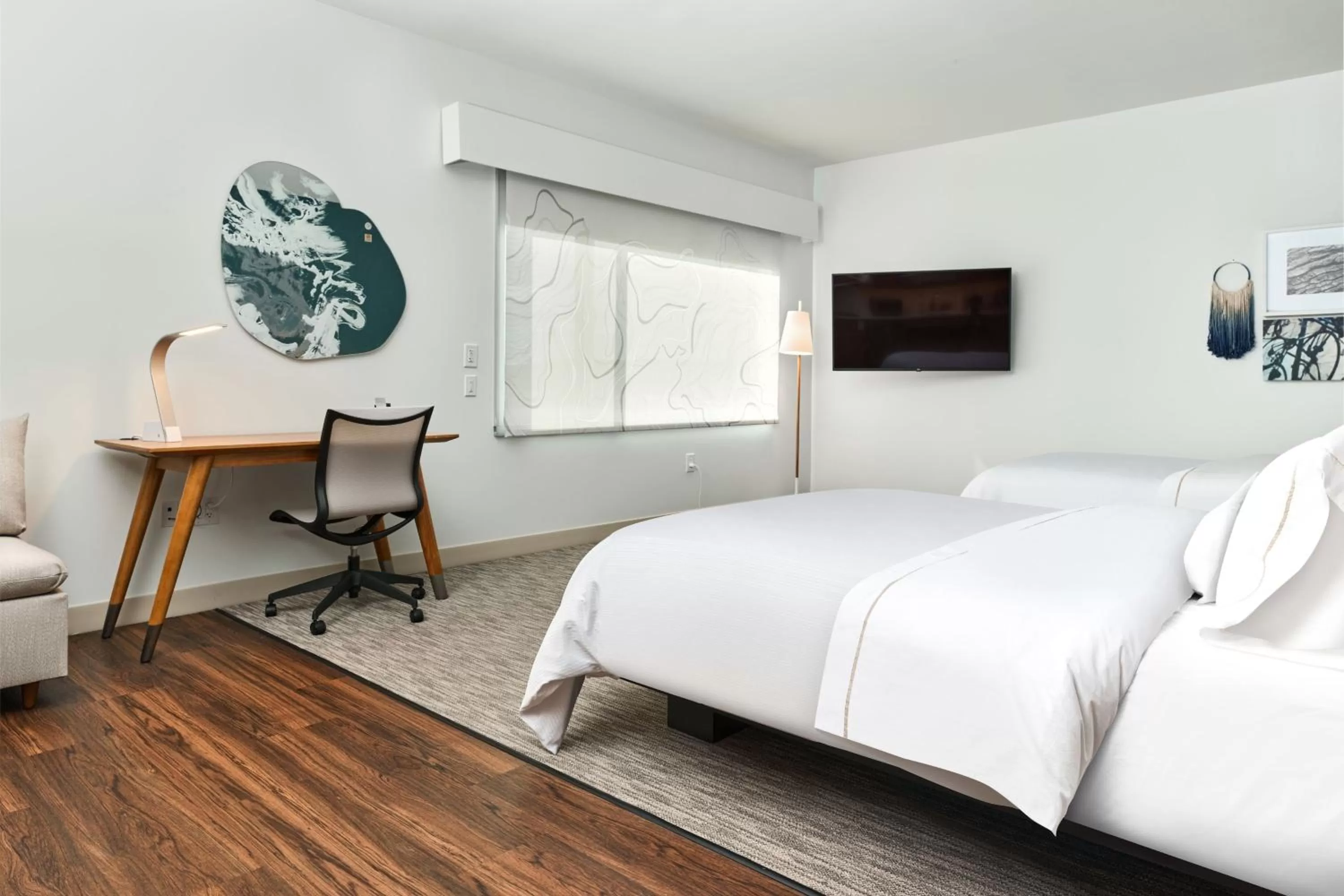 Photo of the whole room, Bed in Element Chattanooga East