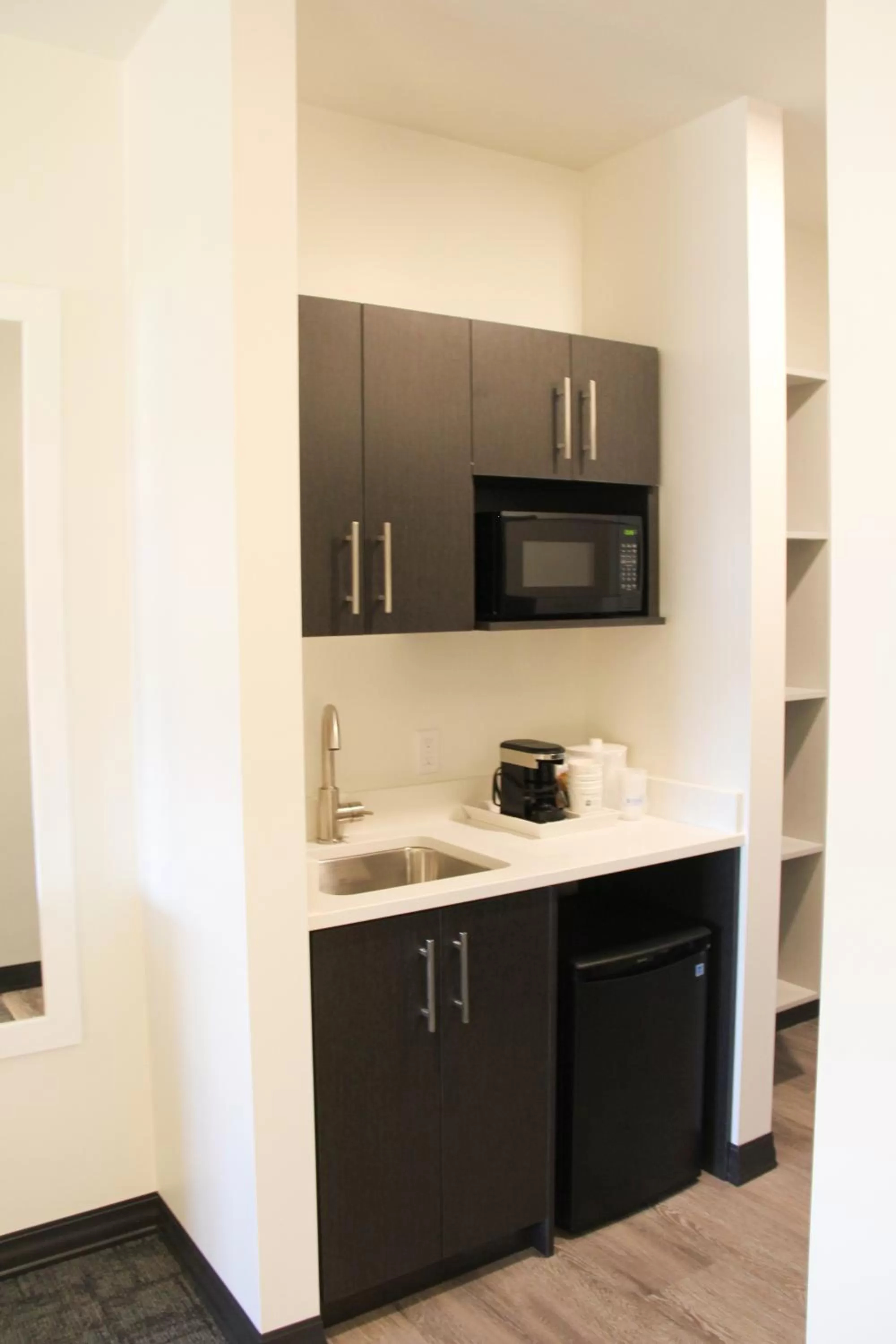 Kitchen or kitchenette in Best Western Plus Winkler