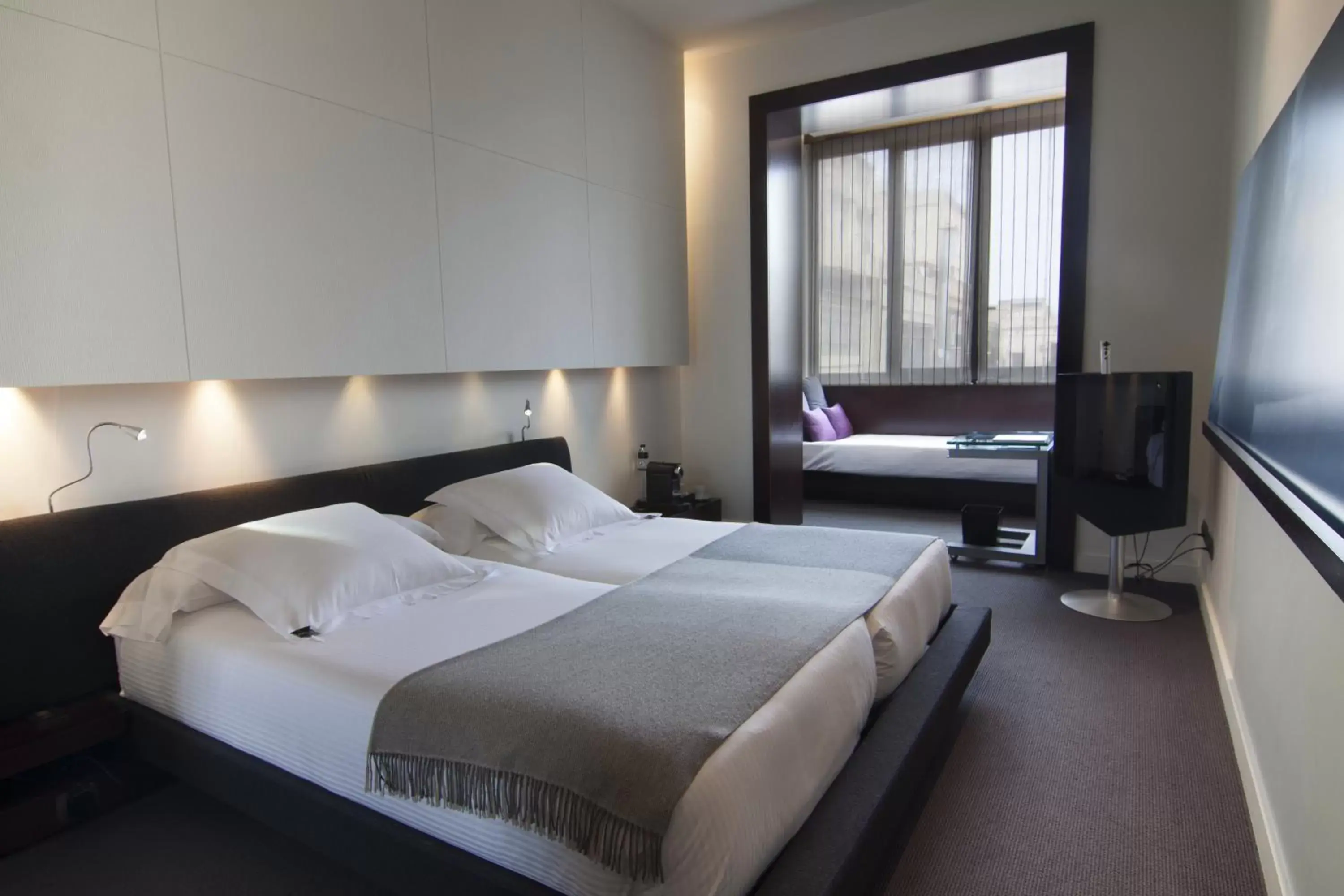 Double Room with Extra Bed in Sixtytwo Hotel