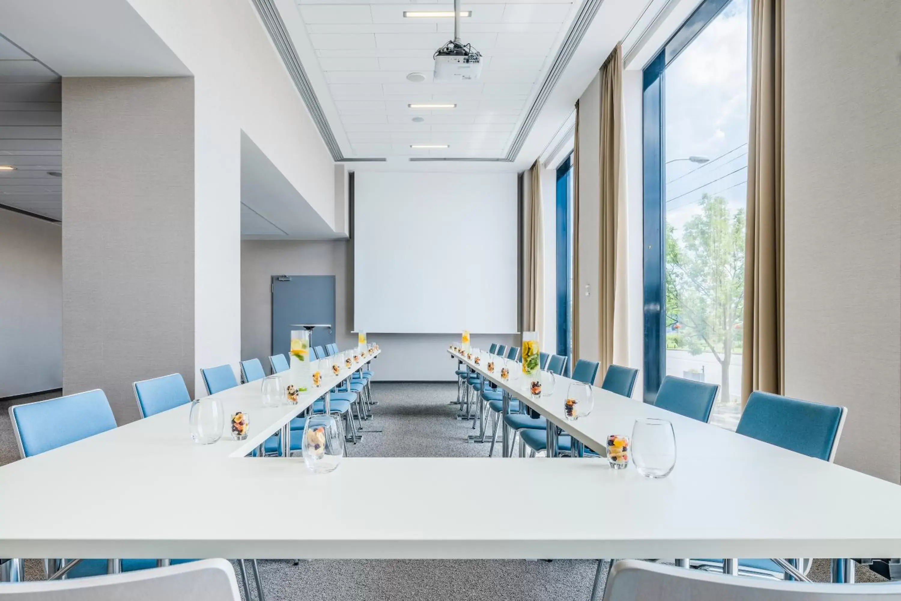 Meeting/conference room in Park Inn by Radisson Danube Bratislava