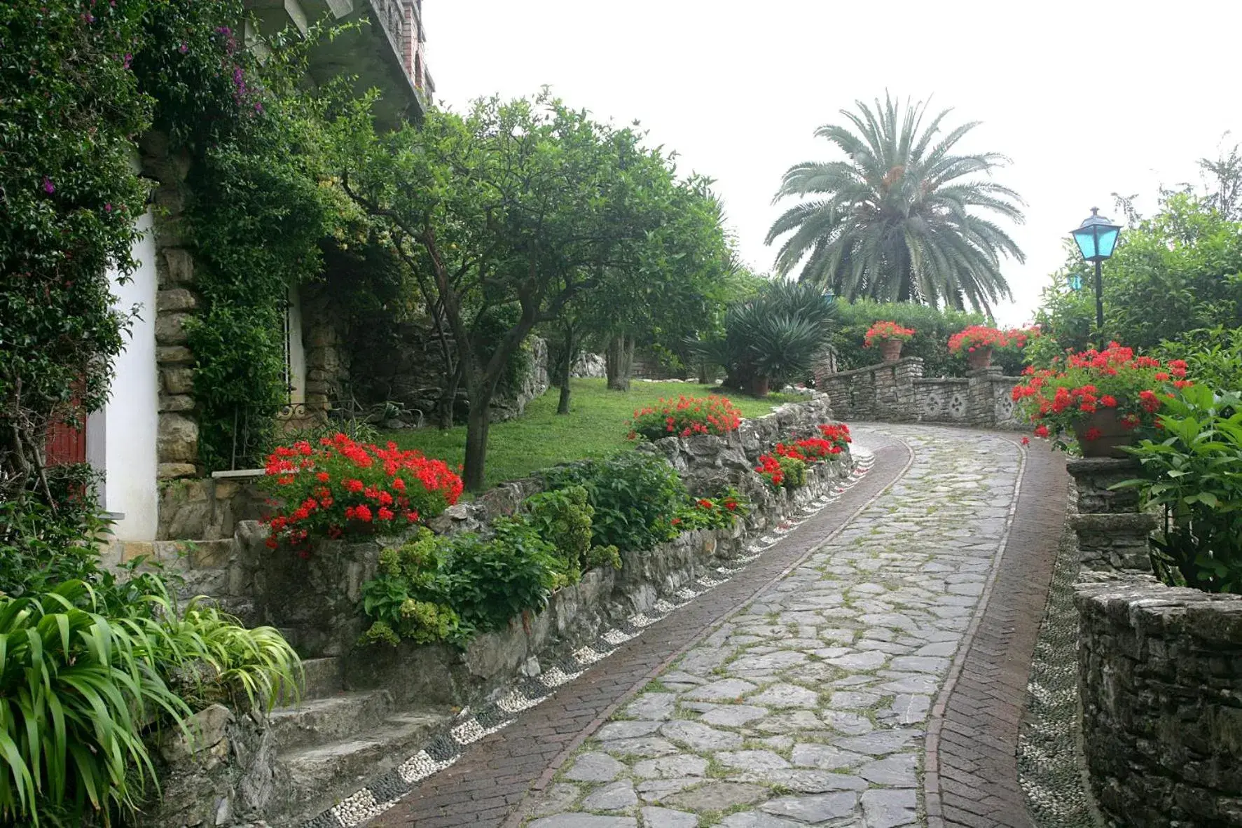 Garden in Hotel La Vela-Castello Il Rifugio