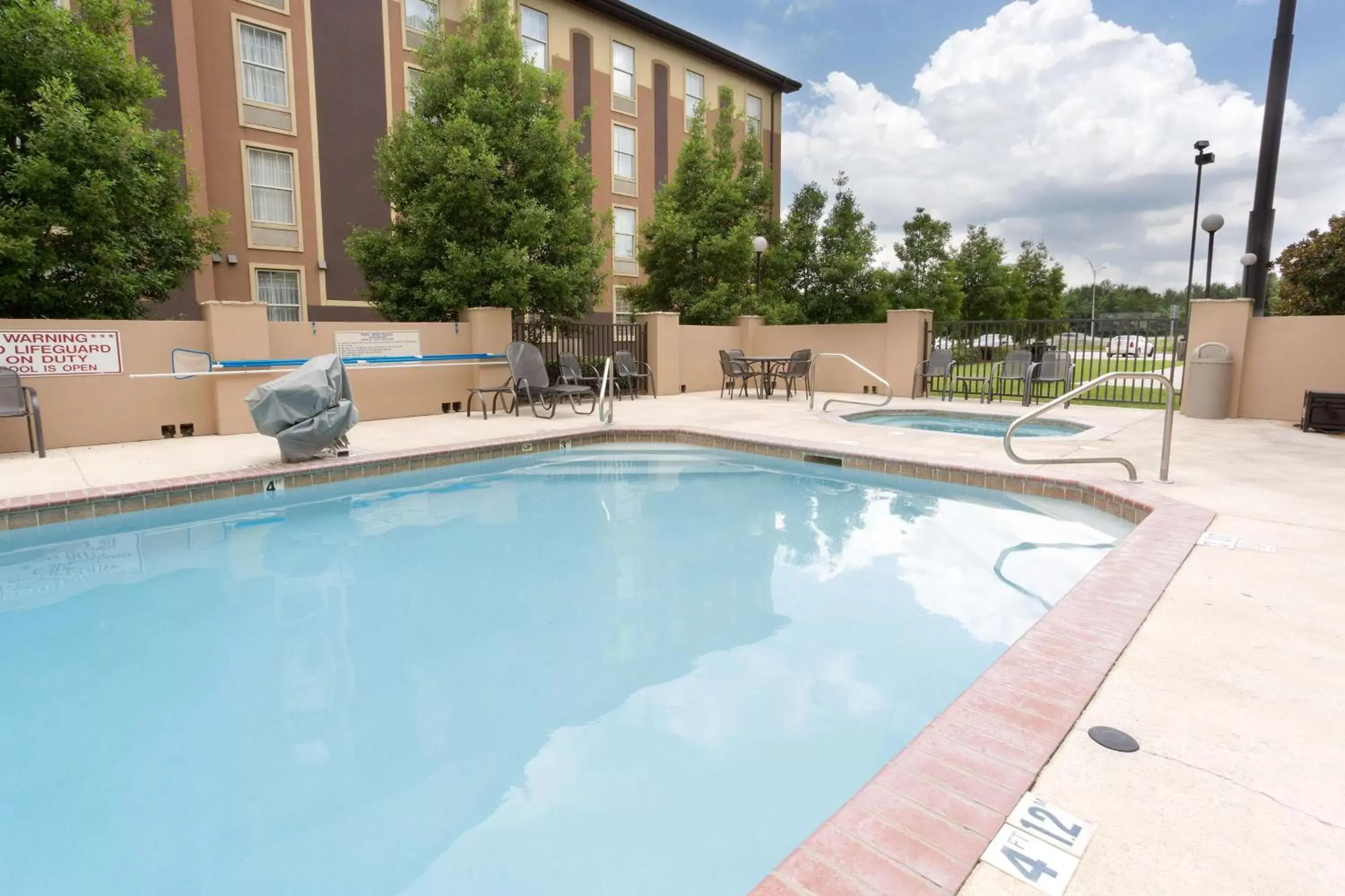 Activities, Swimming Pool in Drury Inn & Suites Lafayette LA