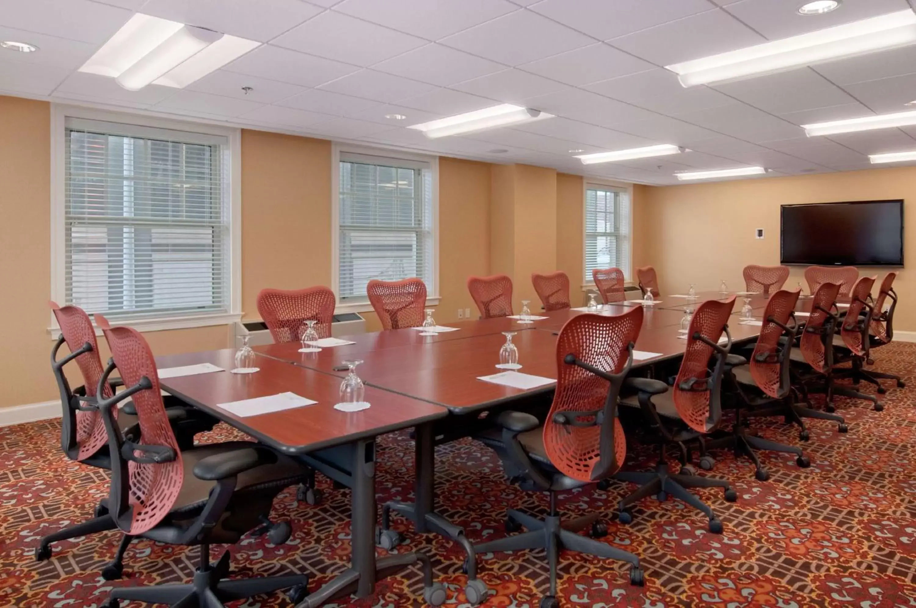 Meeting/conference room in DoubleTree Suites by Hilton Hotel Detroit Downtown - Fort Shelby