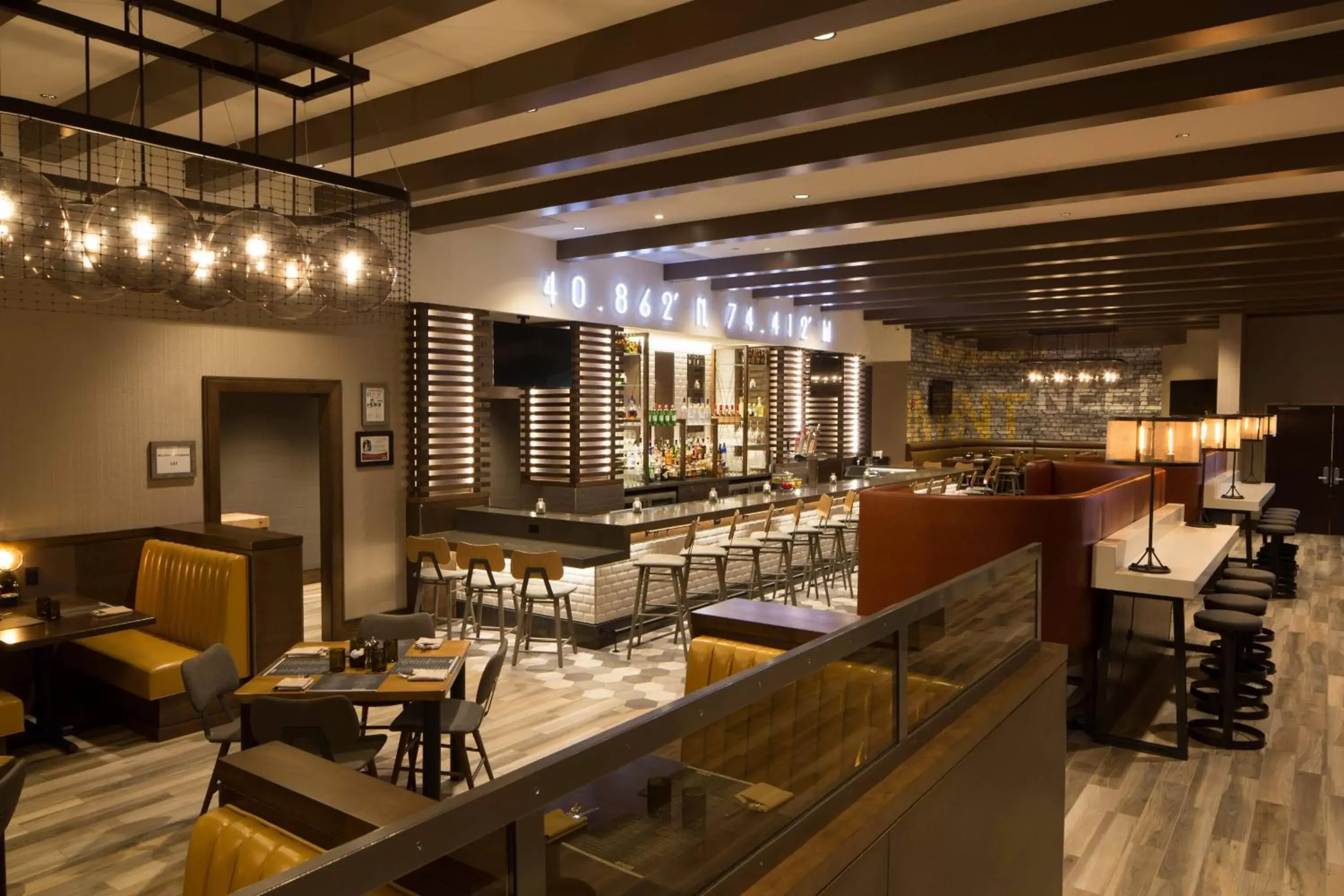 Restaurant/places to eat, Lounge/Bar in Sheraton Parsippany Hotel