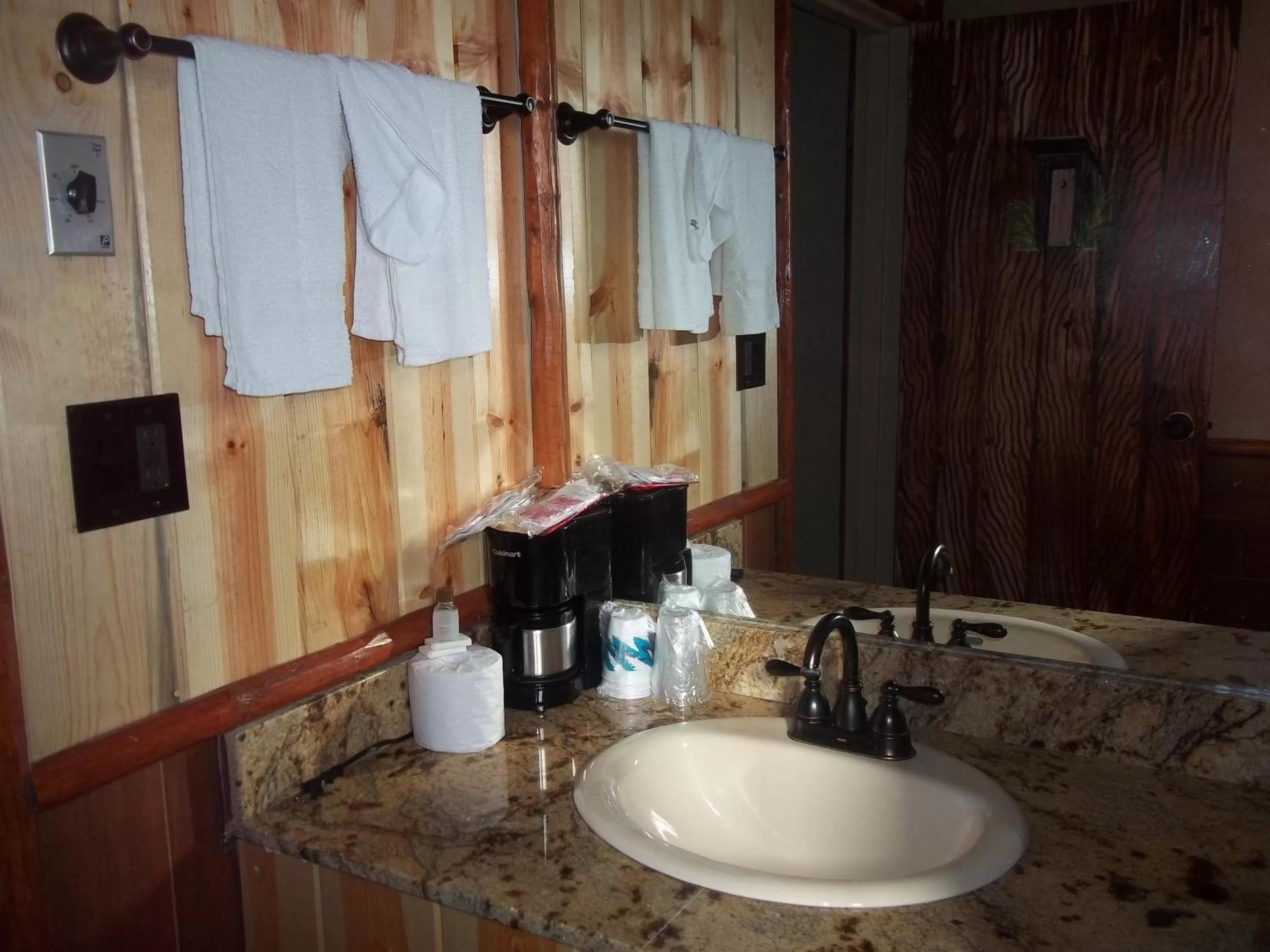 Bathroom in Grand Canyon Inn and Motel - South Rim Entrance