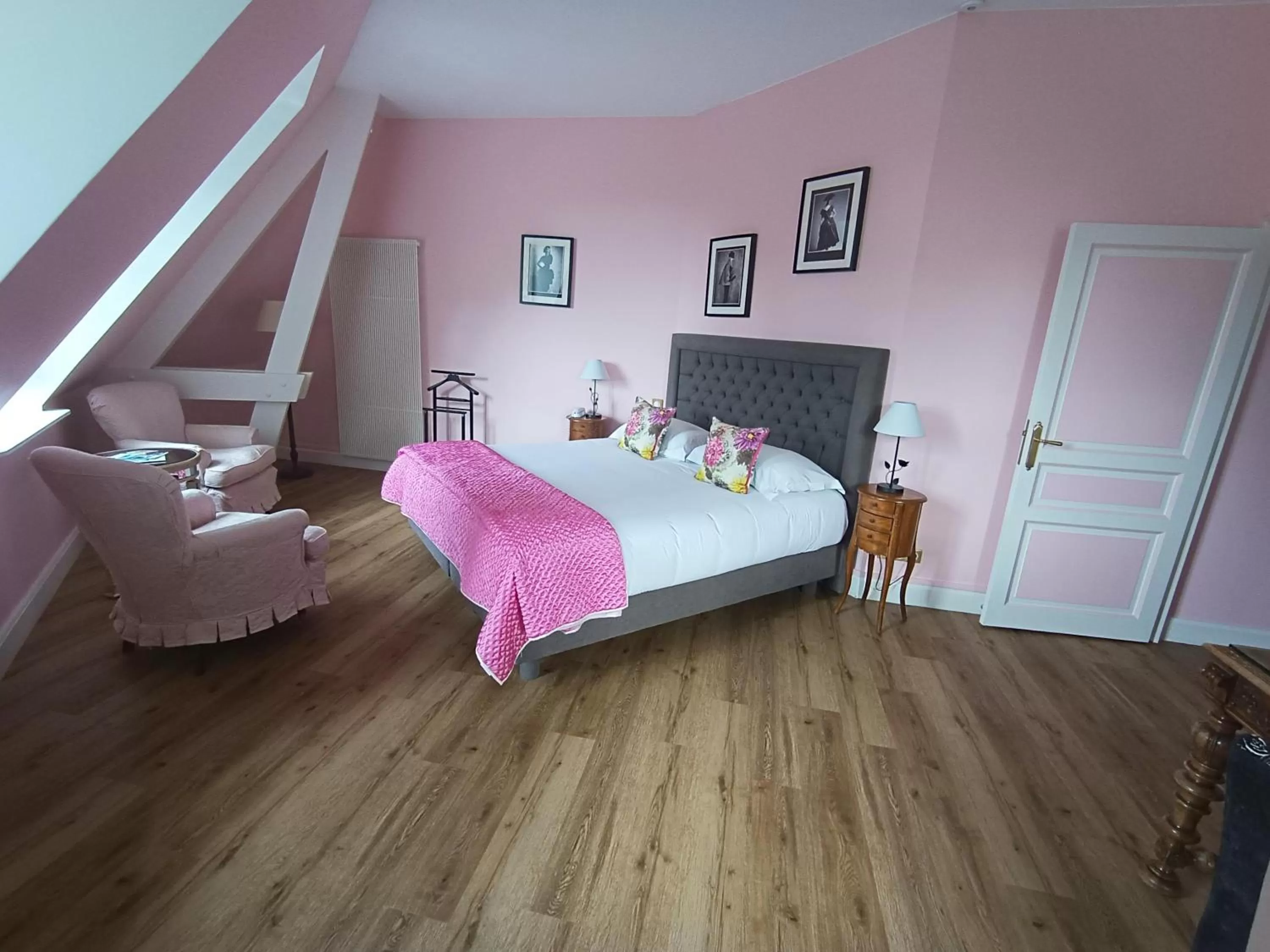 Bedroom, Bed in Chateau De Montreuil