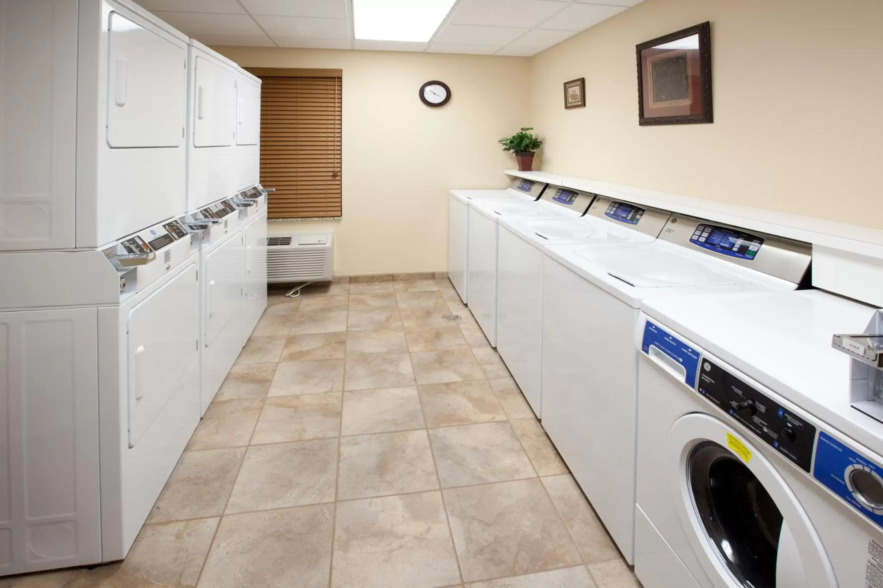 Other, Kitchen/Kitchenette in Candlewood Suites Radcliff - Fort Knox, an IHG Hotel