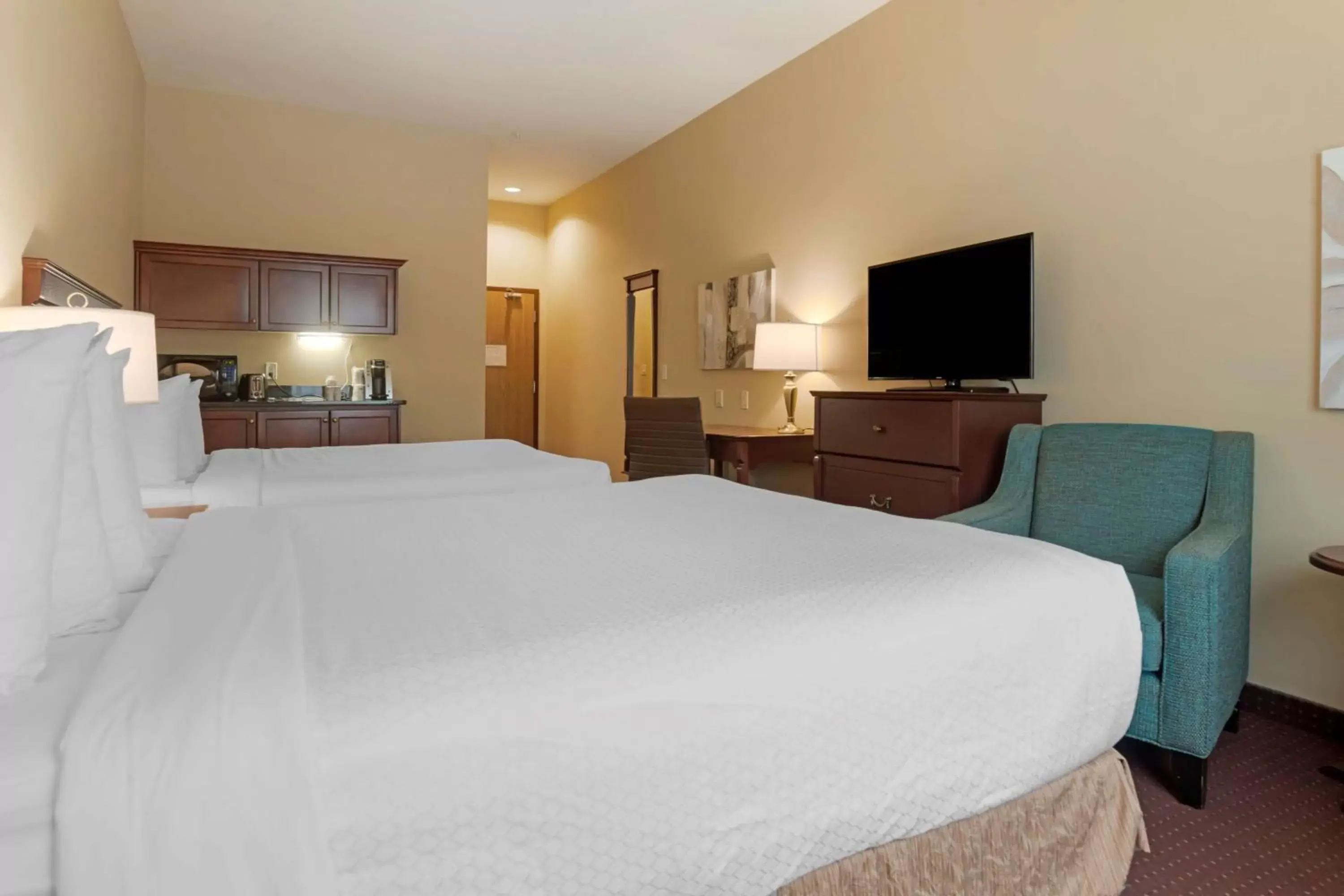 Bedroom, Bed in Best Western Plus Fredericton Hotel & Suites