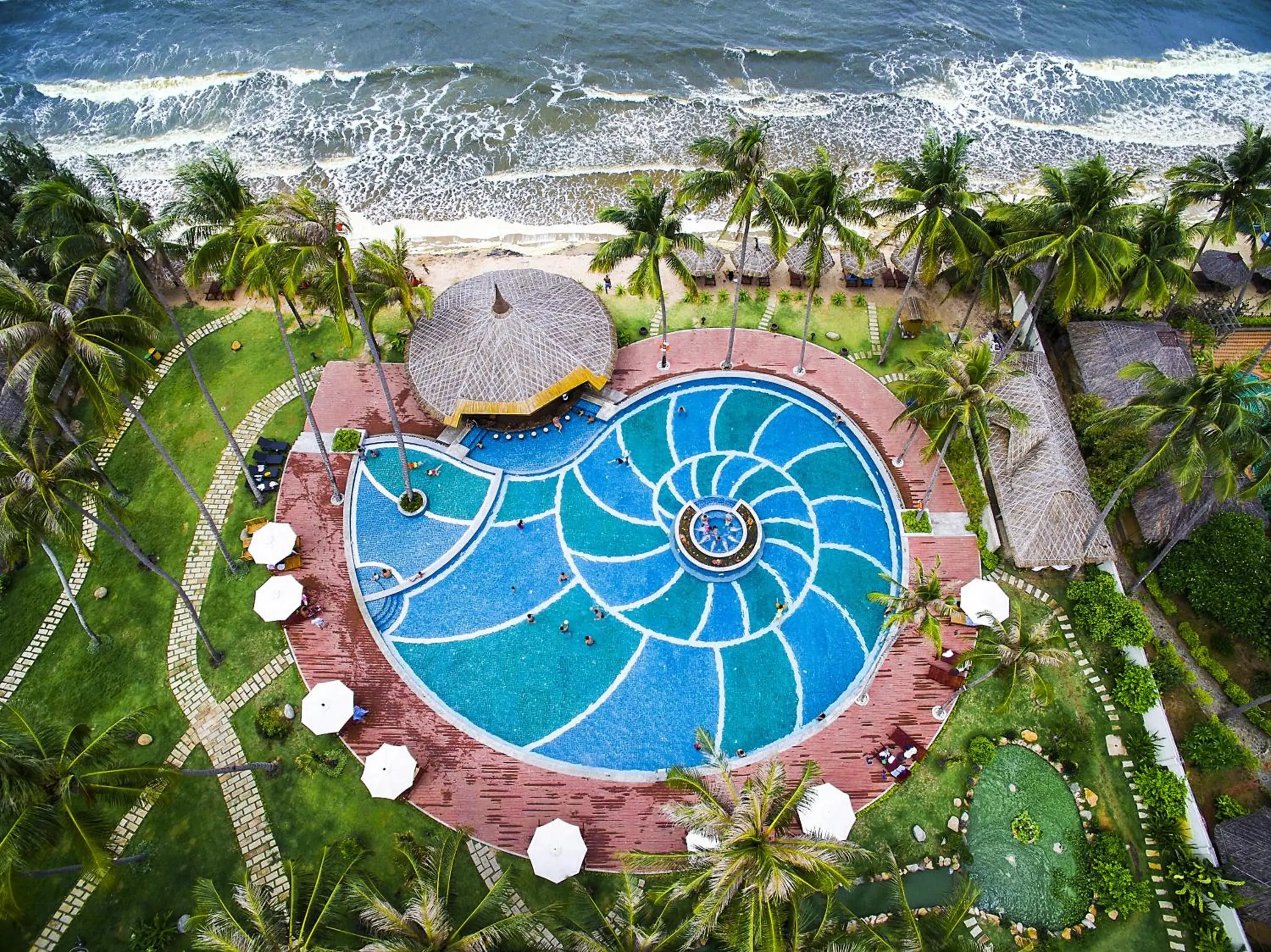 Swimming pool, Bird's-eye View in Muong Thanh Holiday Mui Ne Hotel