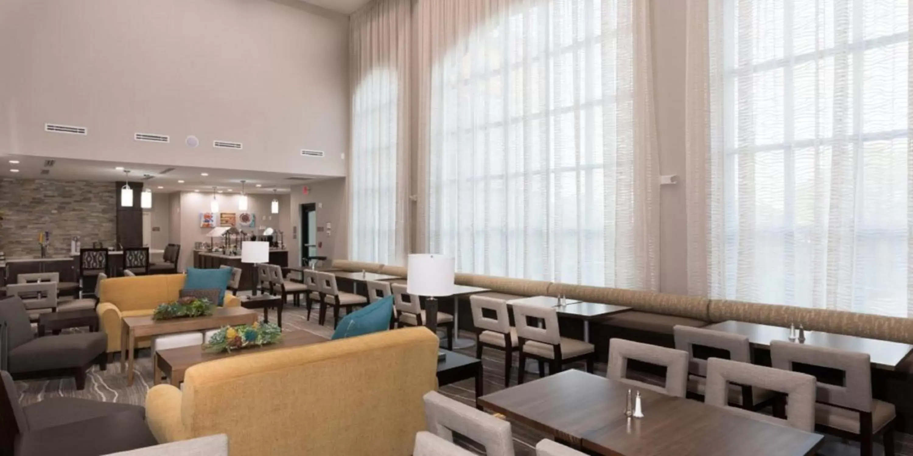 Breakfast, Restaurant/Places to Eat in Staybridge Suites Houston East - Baytown, an IHG Hotel