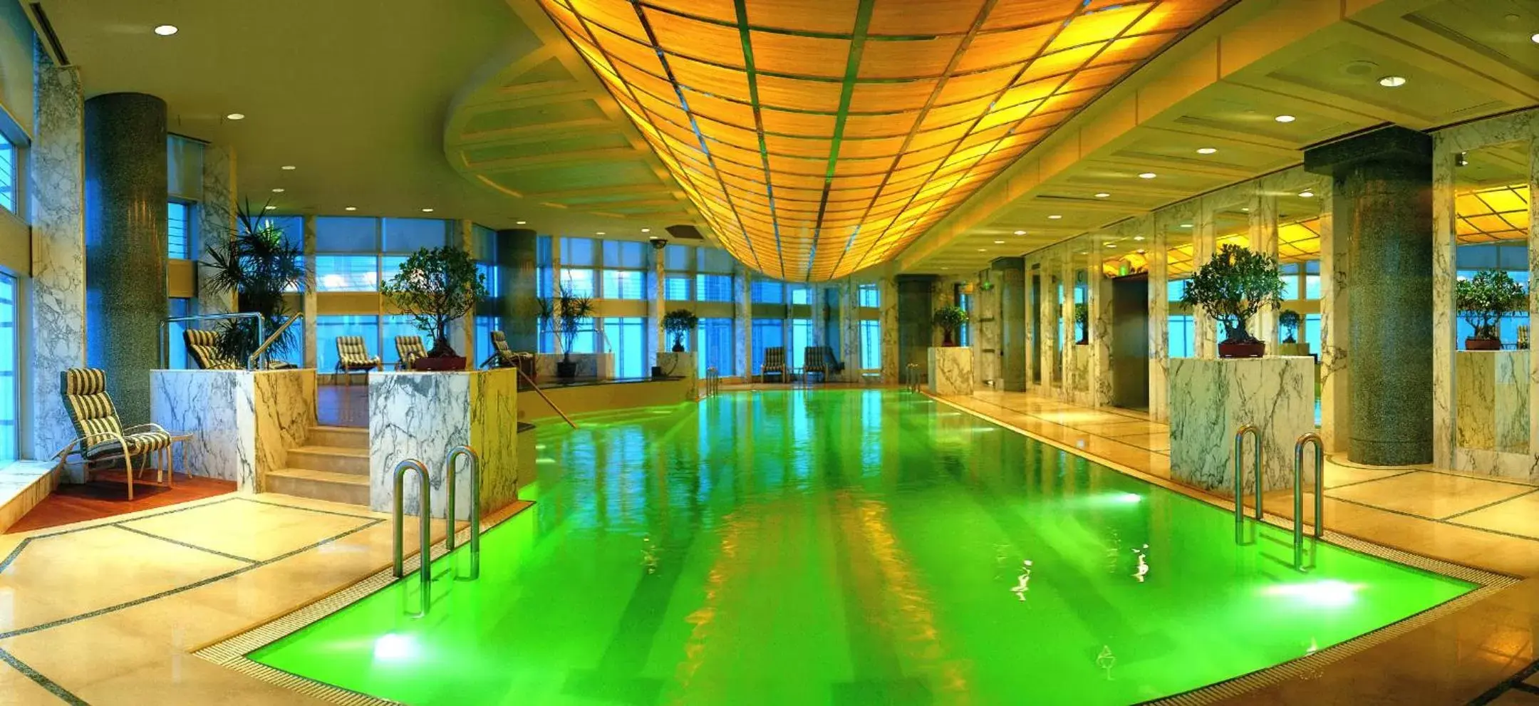 Swimming pool in Grand Hyatt Shanghai