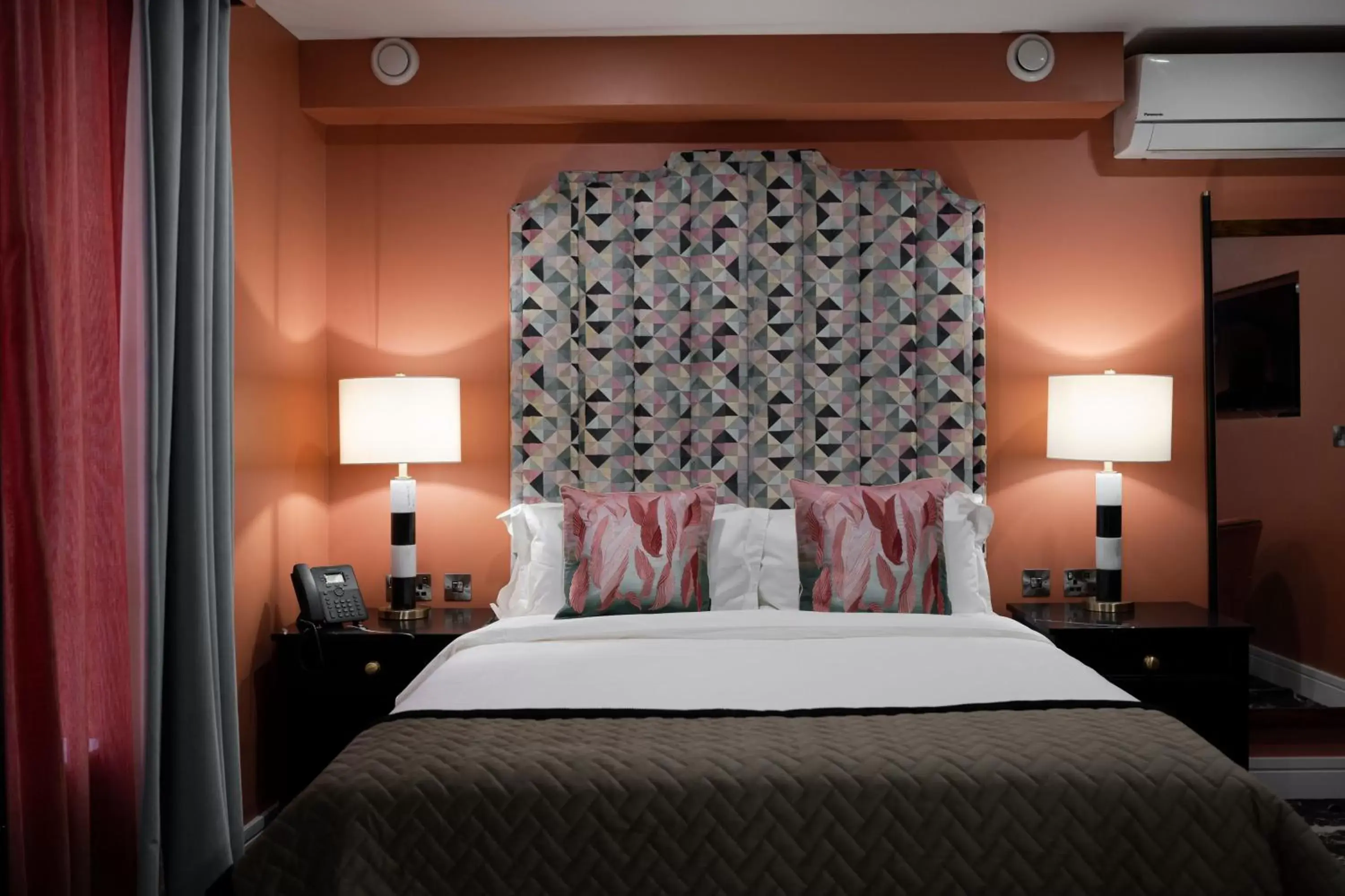 Bed in Elephant Rock Hotel