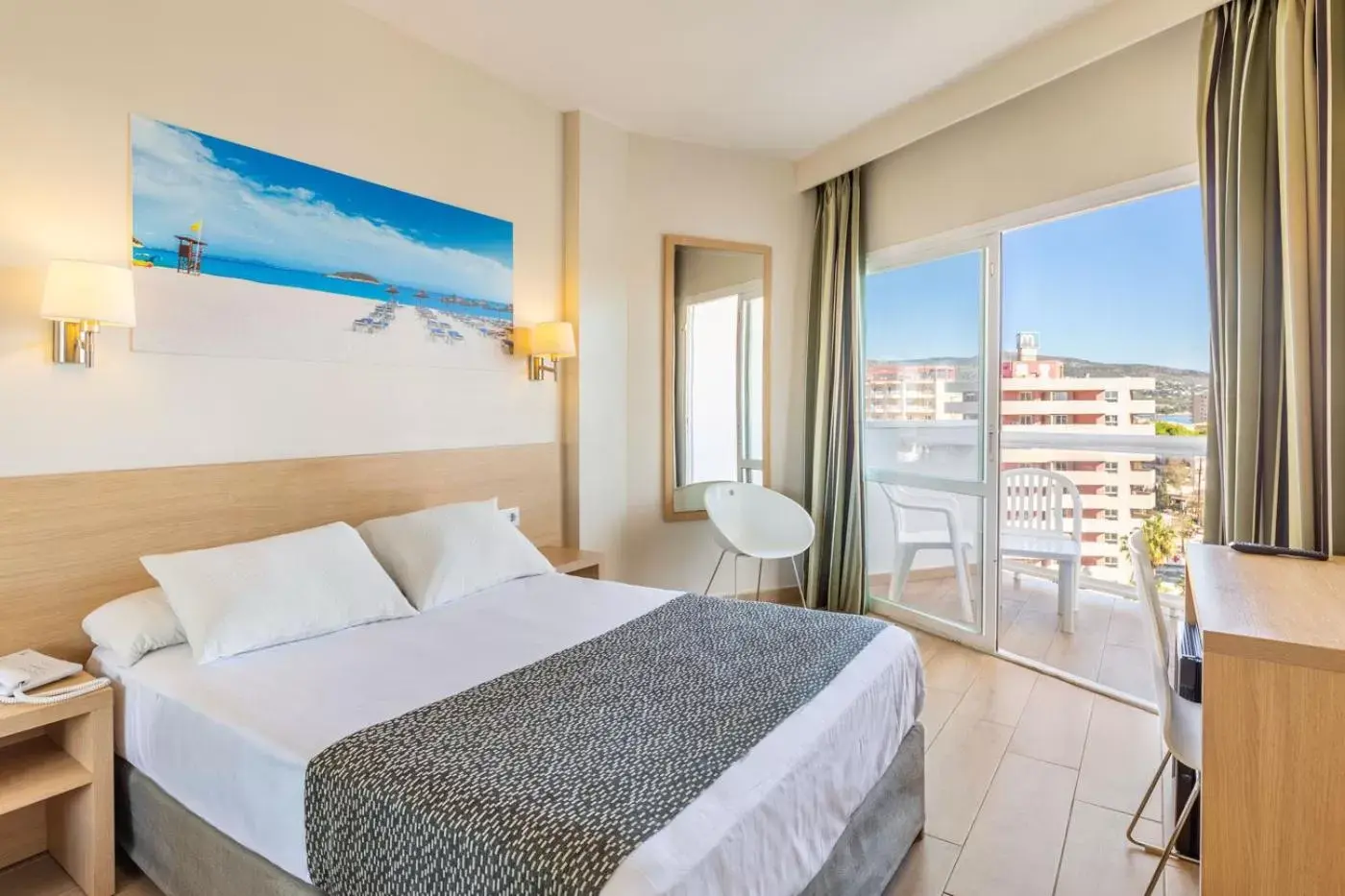 Balcony/Terrace, Bed in Hotel Samos