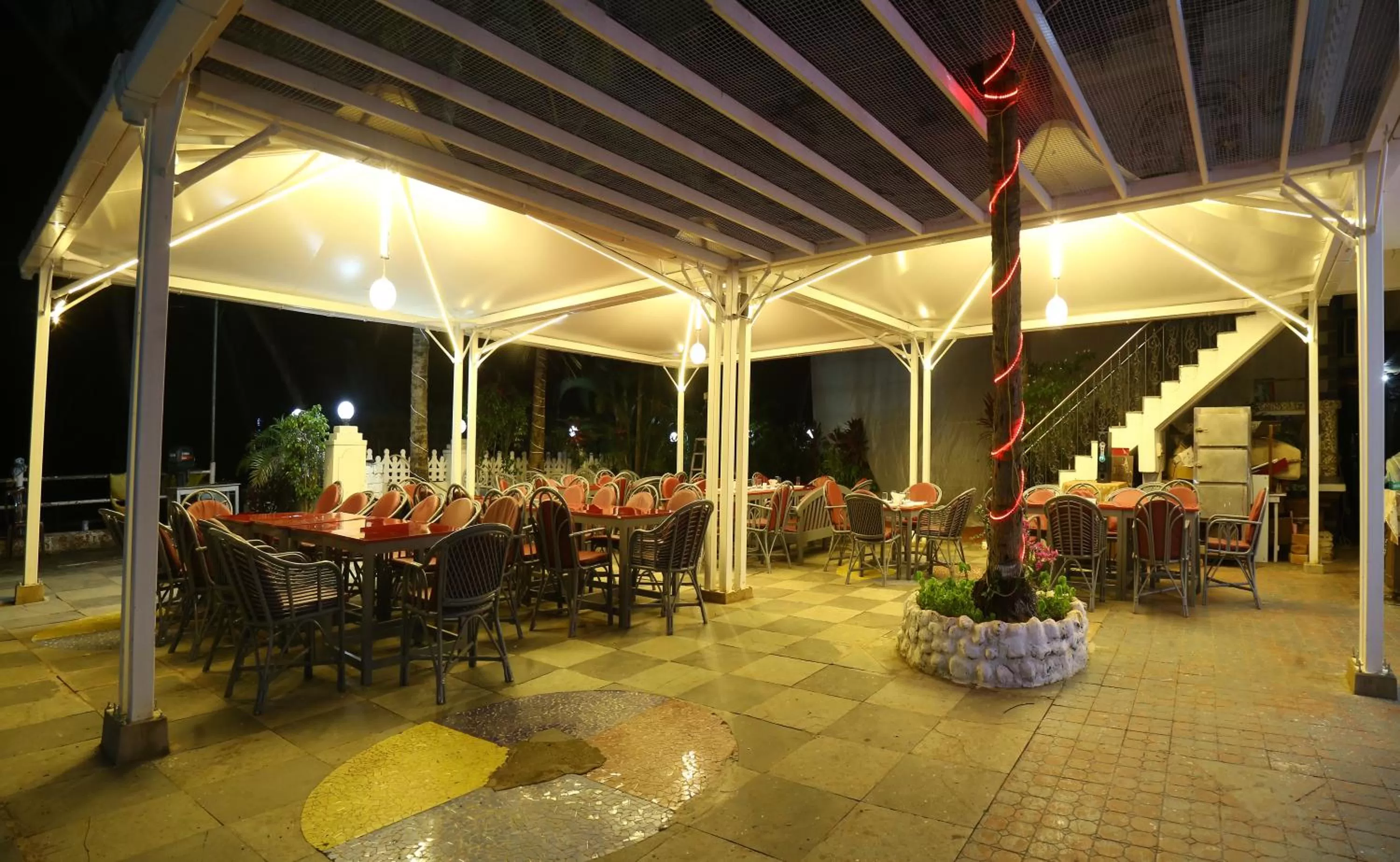 Restaurant/Places to Eat in M aples Jacks Place