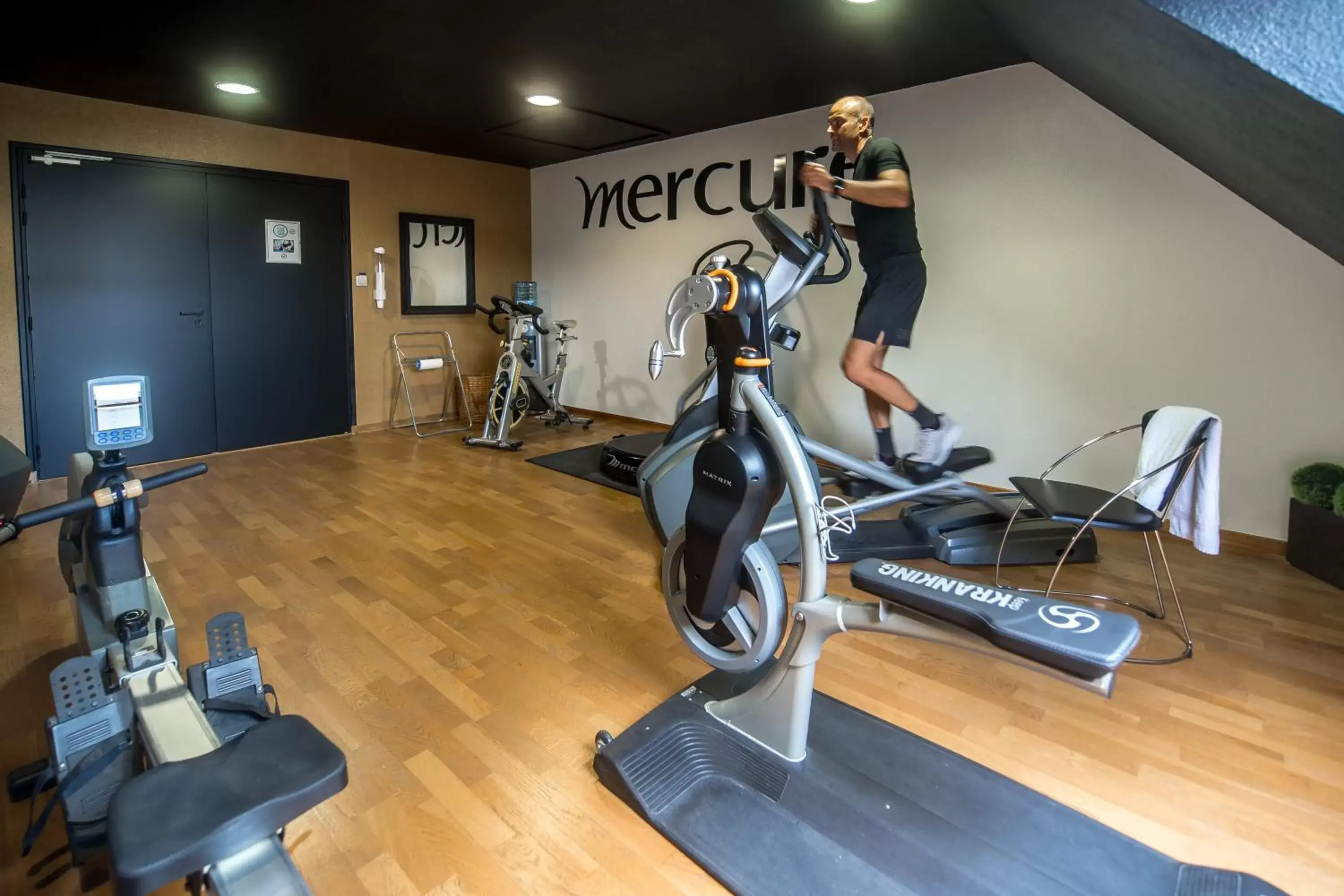 People, Fitness Center/Facilities in Mercure Bords de Loire Saumur