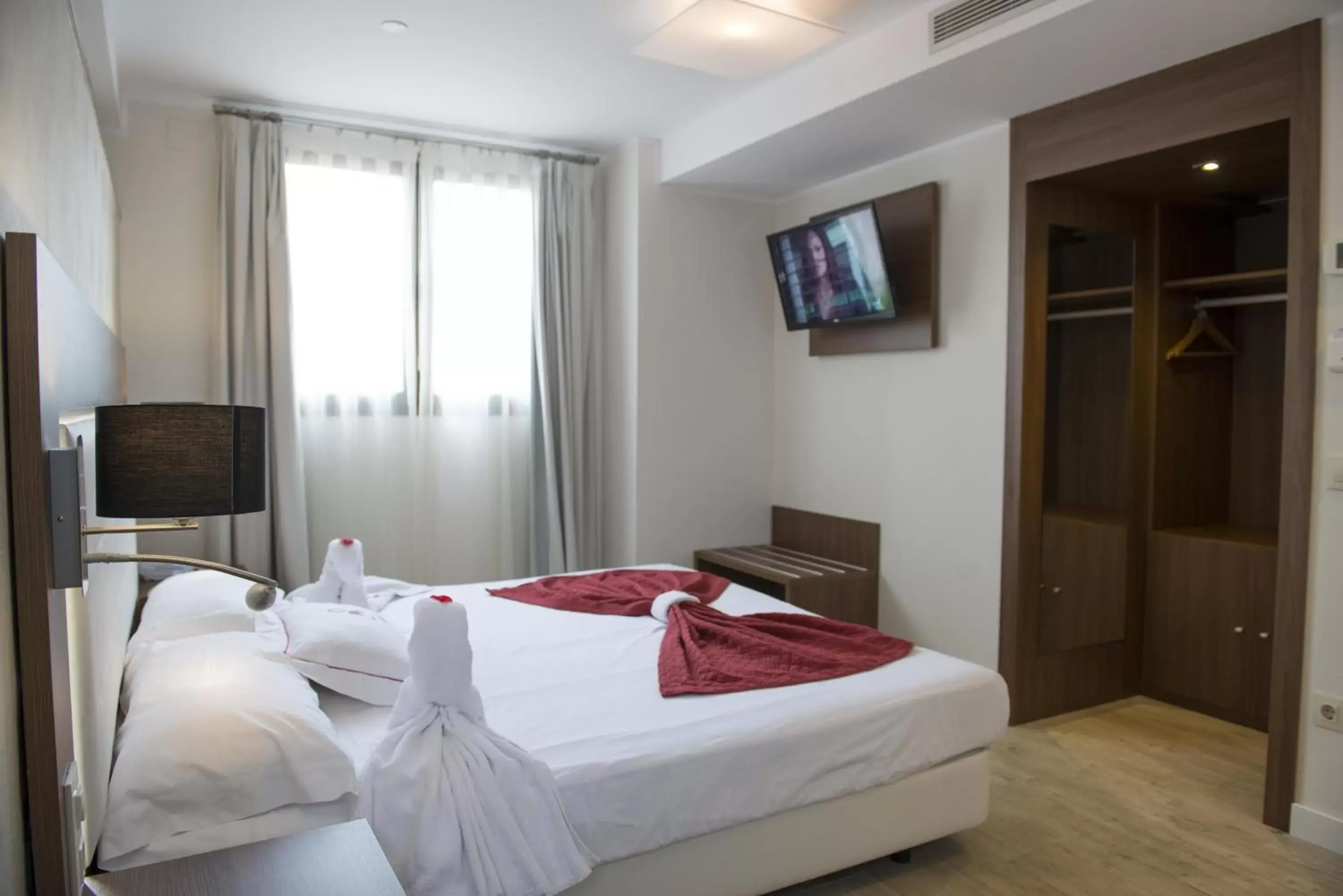 Bedroom, Bed in El Mudayyan Bedroom, Bed in El Mudayyan