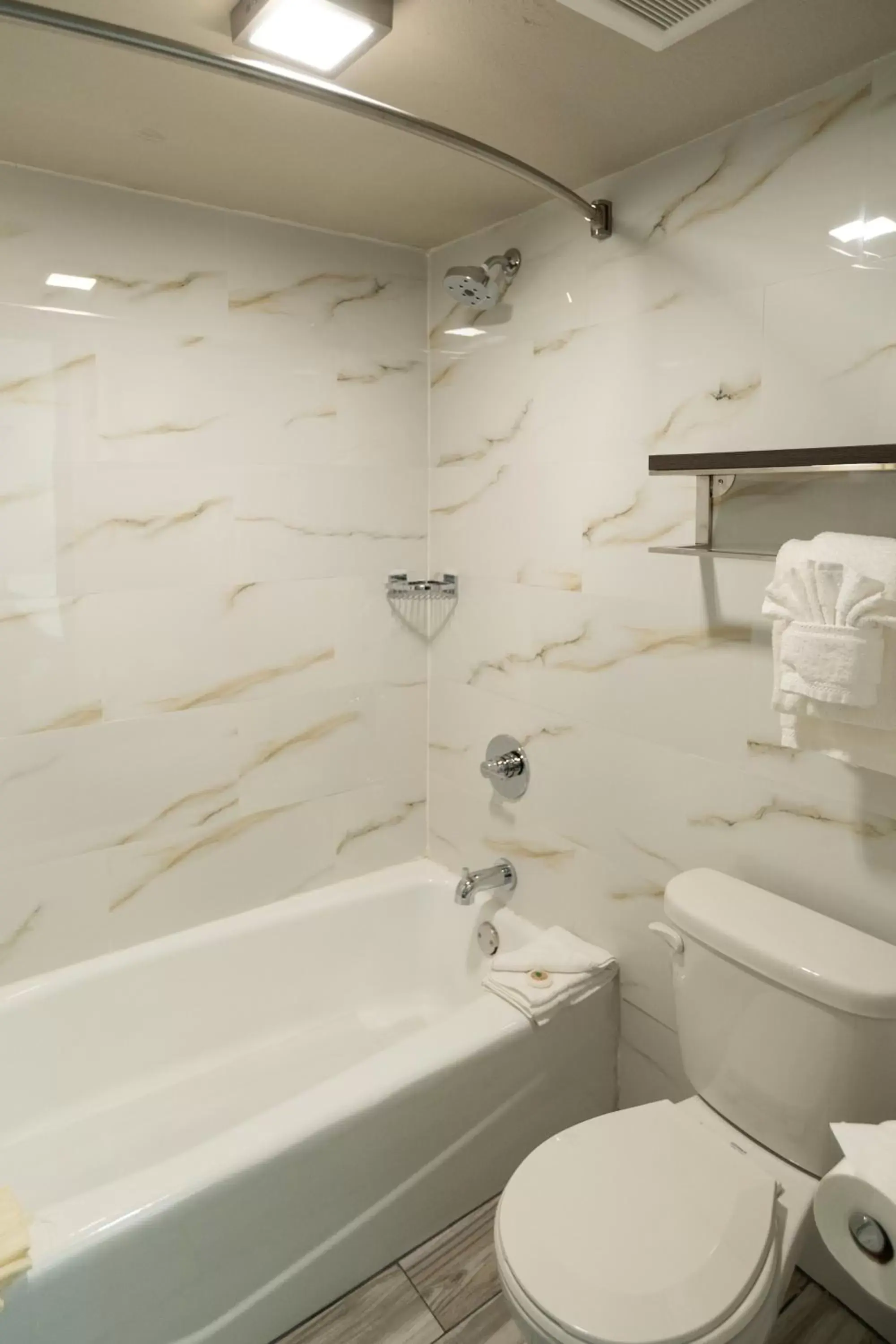 Bathroom in SureStay Plus Hotel by Best Western Point Richmond