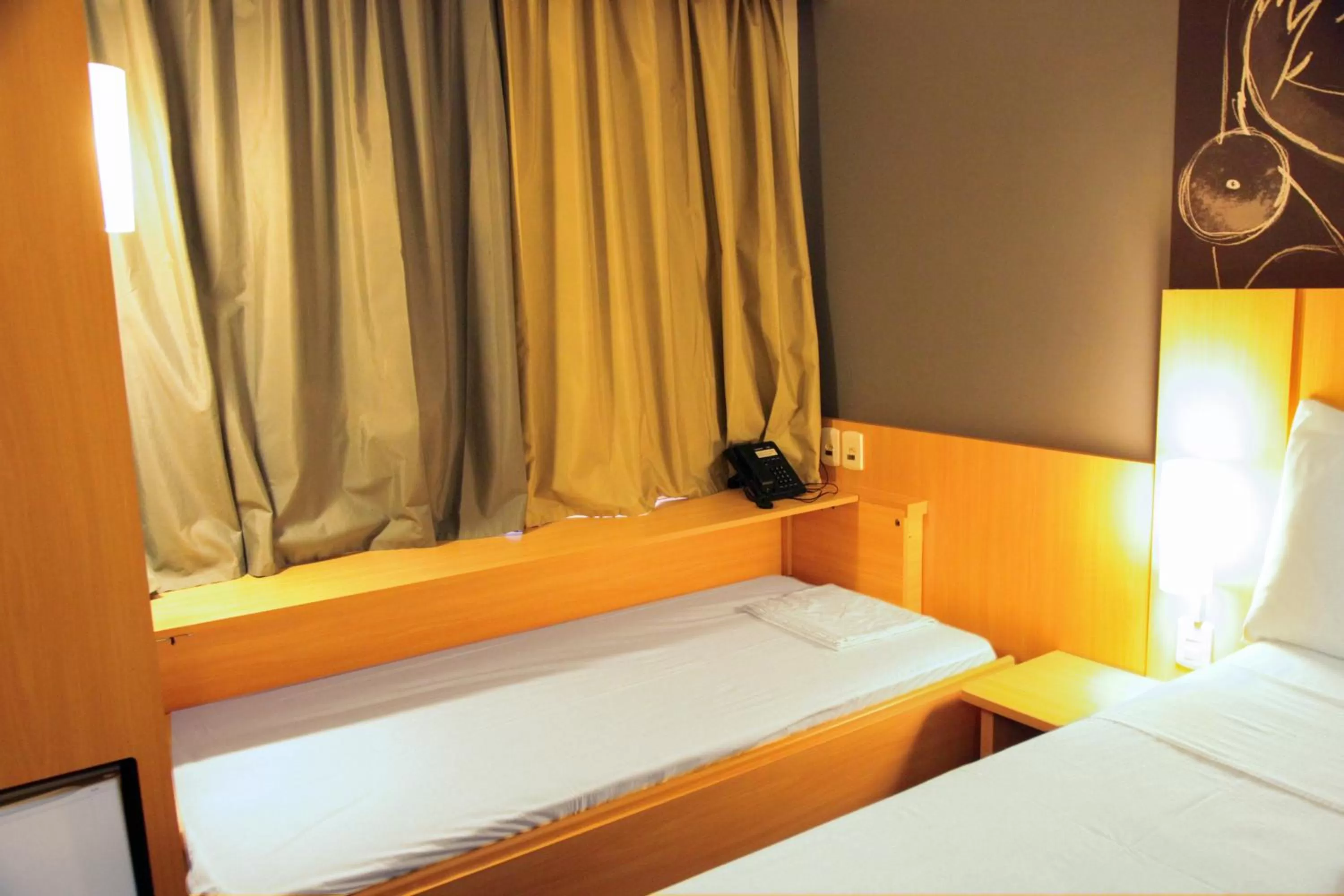 Photo of the whole room, Bed in Ibis Bacabal