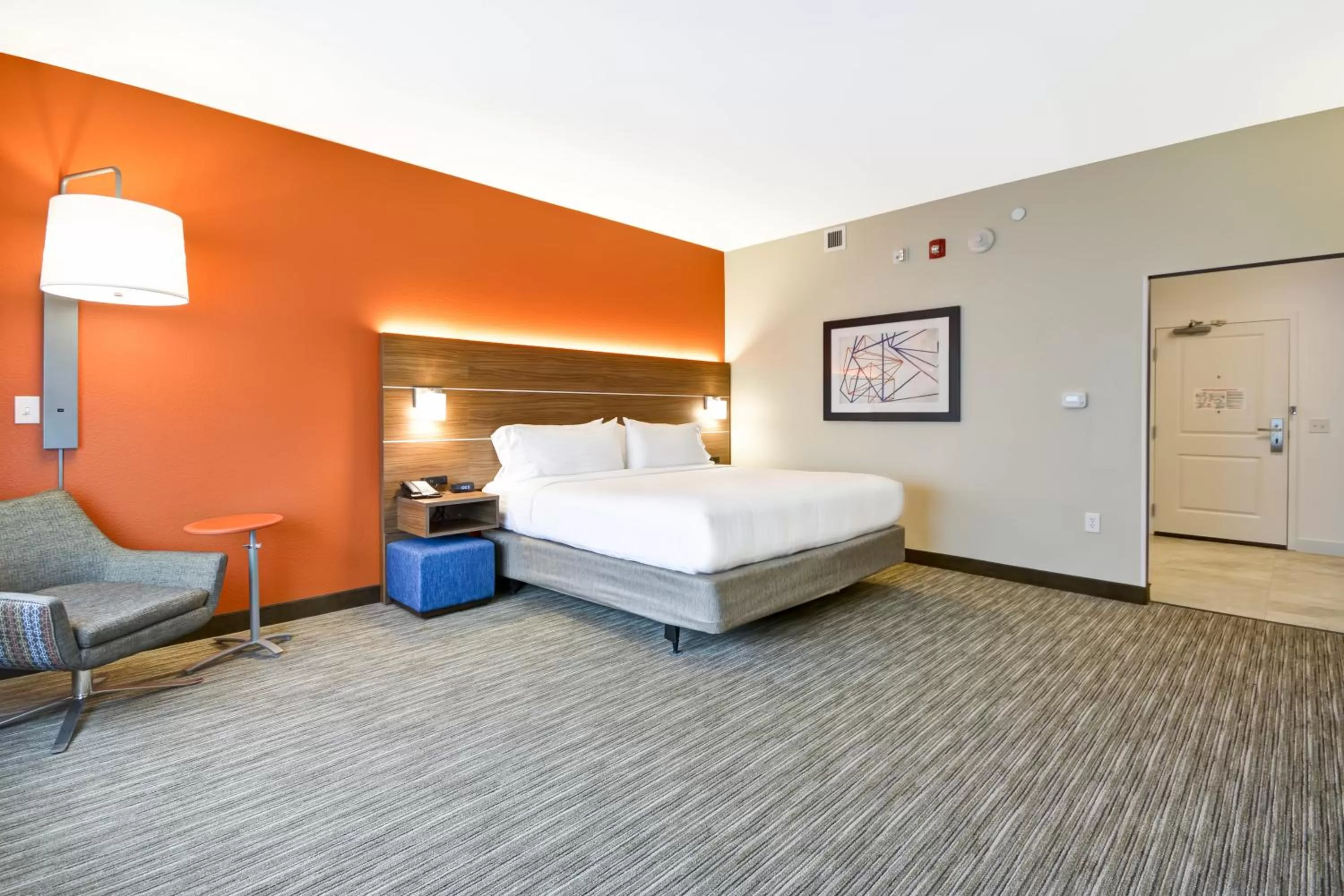 Photo of the whole room, Bed in Holiday Inn Express - Evansville by IHG