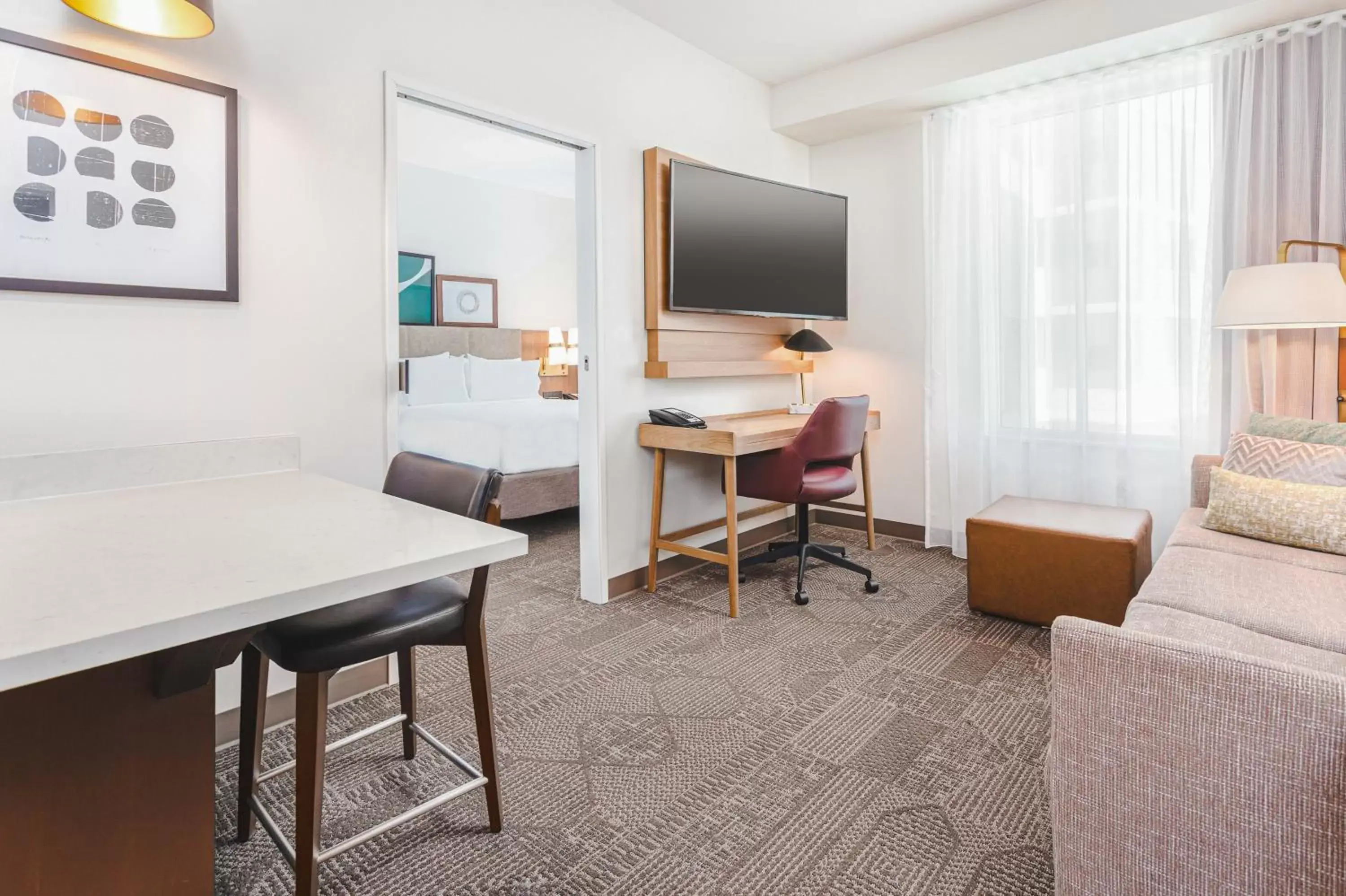 Photo of the whole room, TV/Entertainment Center in Staybridge Suites - Nashville - Vanderbilt, an IHG Hotel