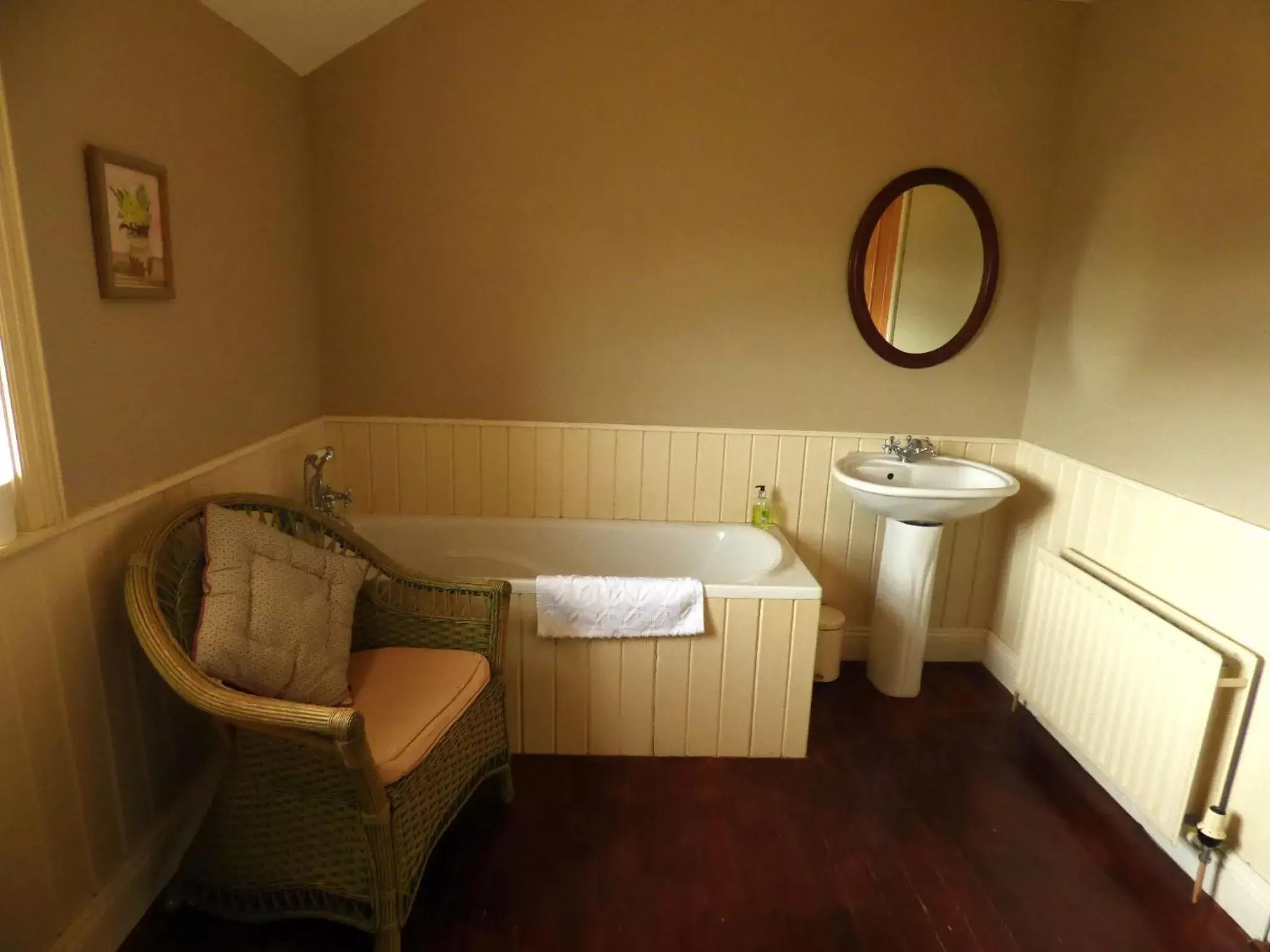 Bathroom, Seating Area in Ash House Bed and Breakfast