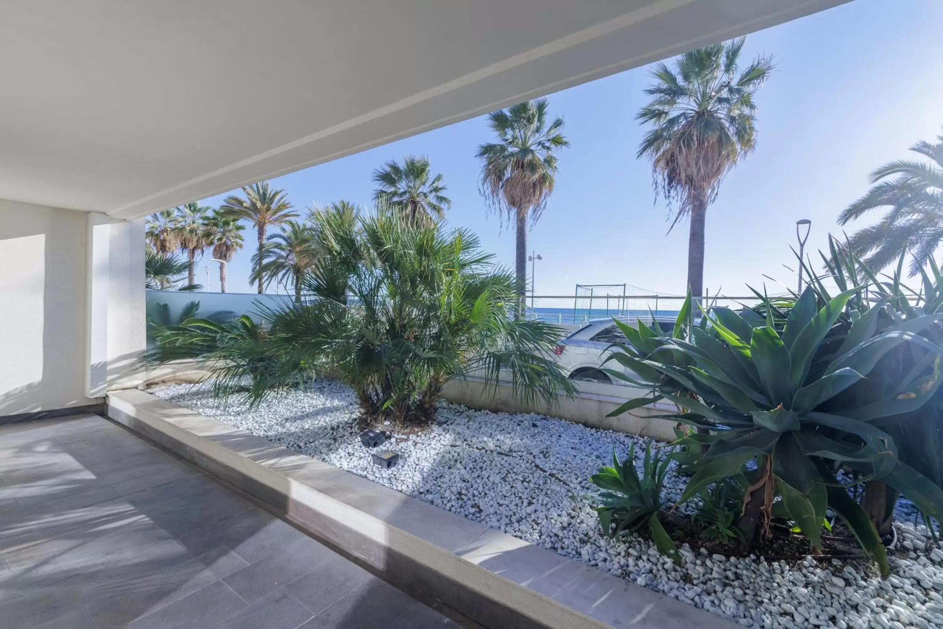 Balcony/Terrace, Swimming Pool in LE MIDI 8 by ESTATES CANNES