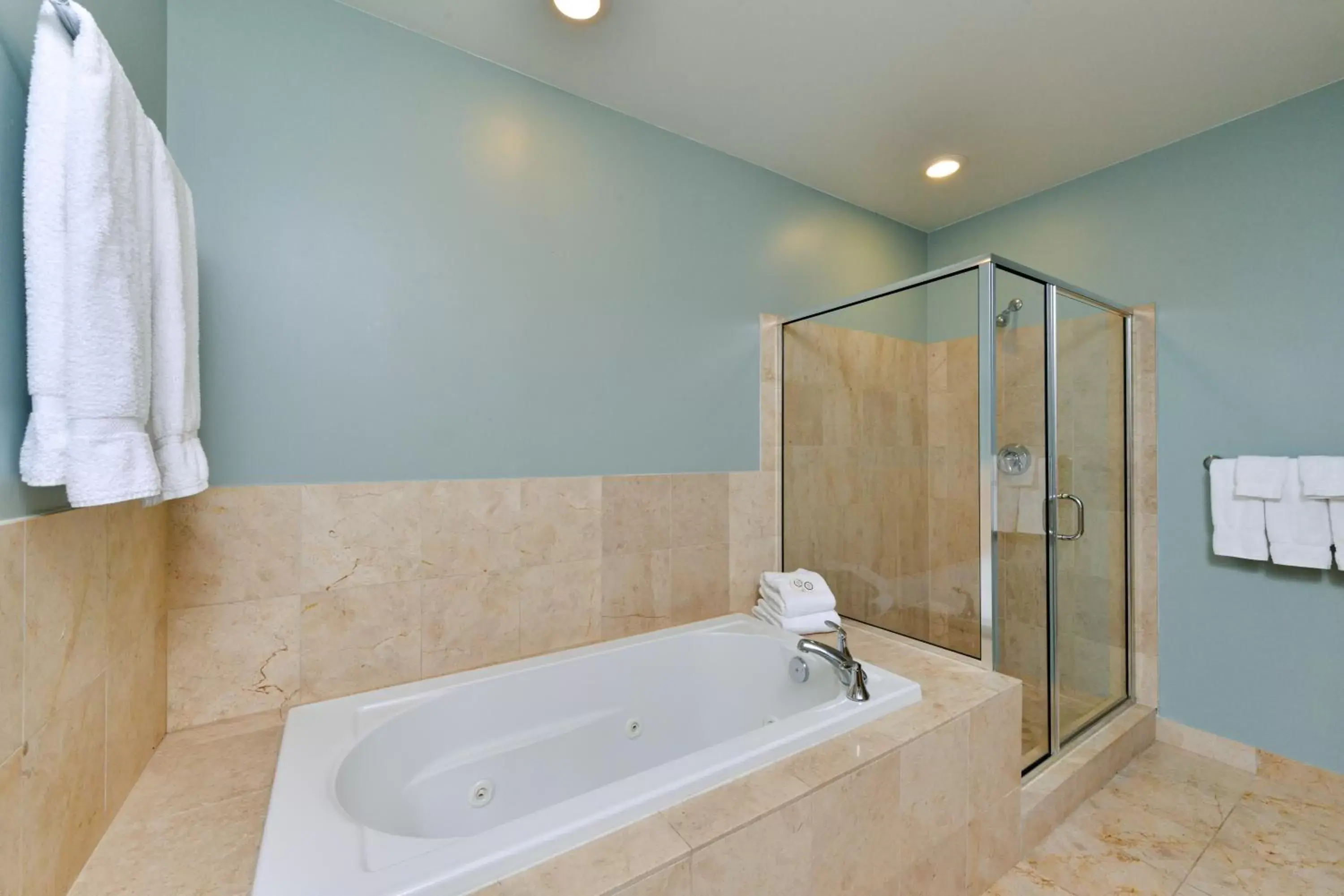 Bathroom in Grand Eastonian Suites Hotel