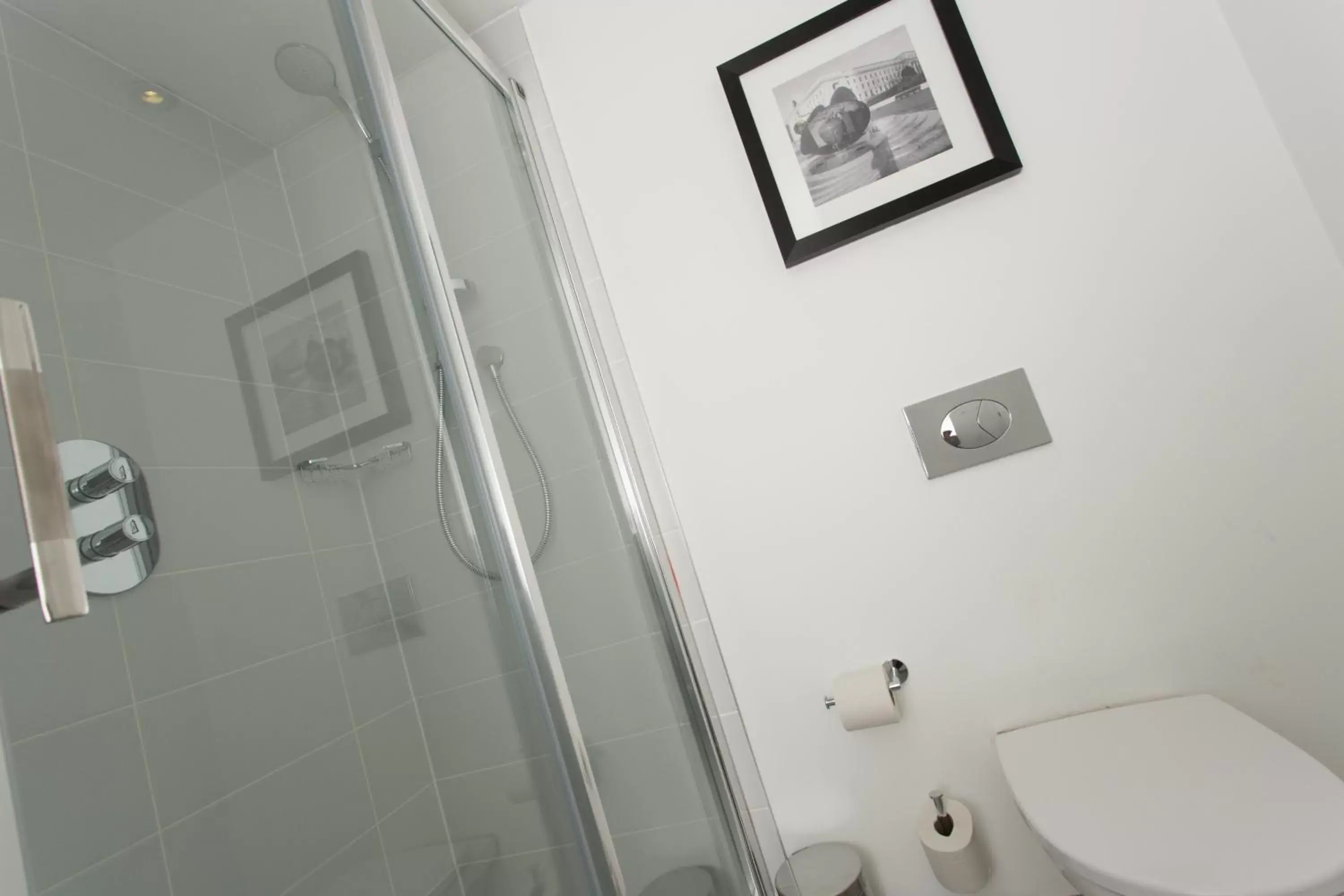 Photo of the whole room, Bathroom in Staybridge Suites Birmingham, an IHG Hotel