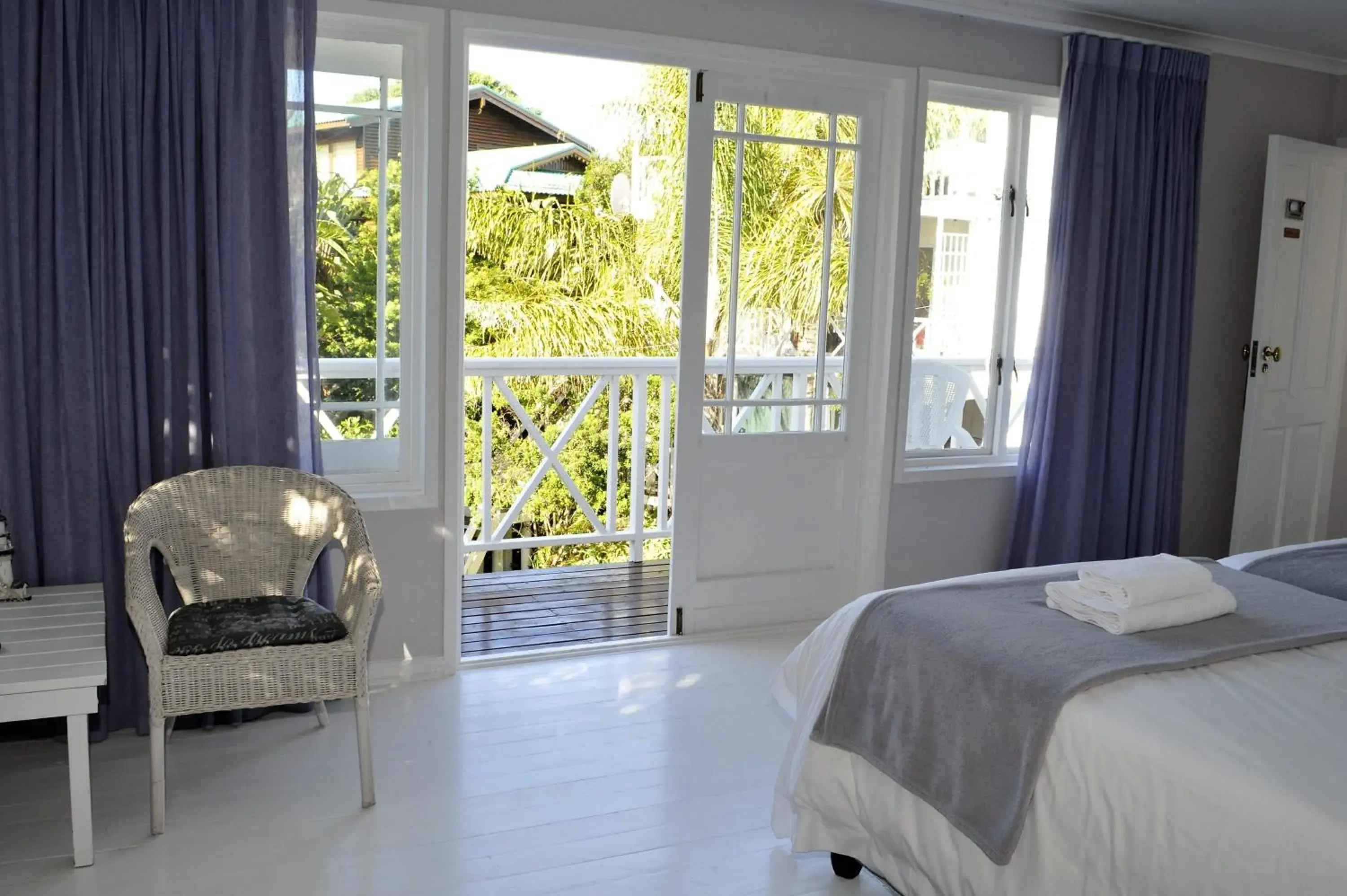 Pool view, Balcony/Terrace in Brenton Beach House