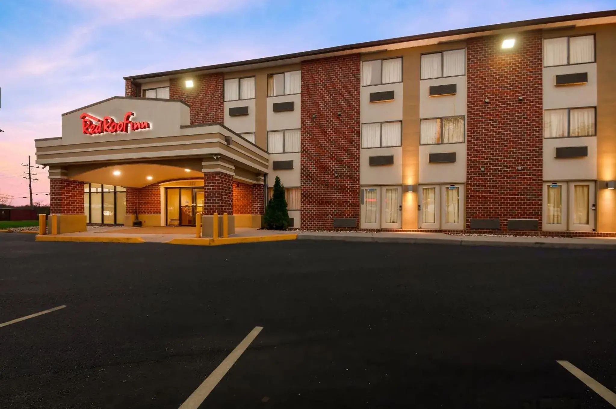 Property Building in Red Roof Inn Martinsburg