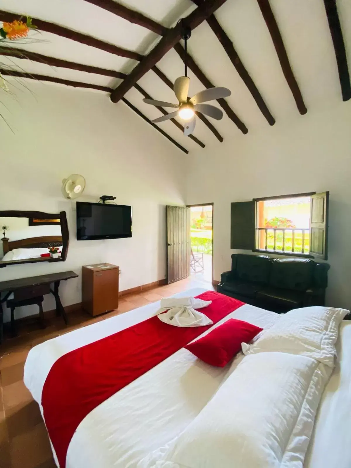 Deluxe King Room in Hotel Hacienda Santa Barbara Deluxe King Room in Hotel Hacienda Santa Barbara