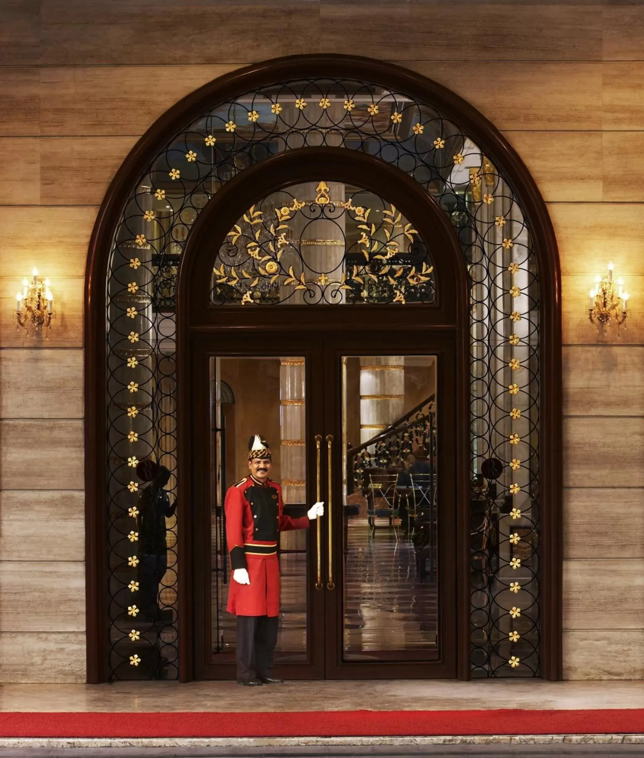 Facade/entrance in Hotel The Royal Plaza