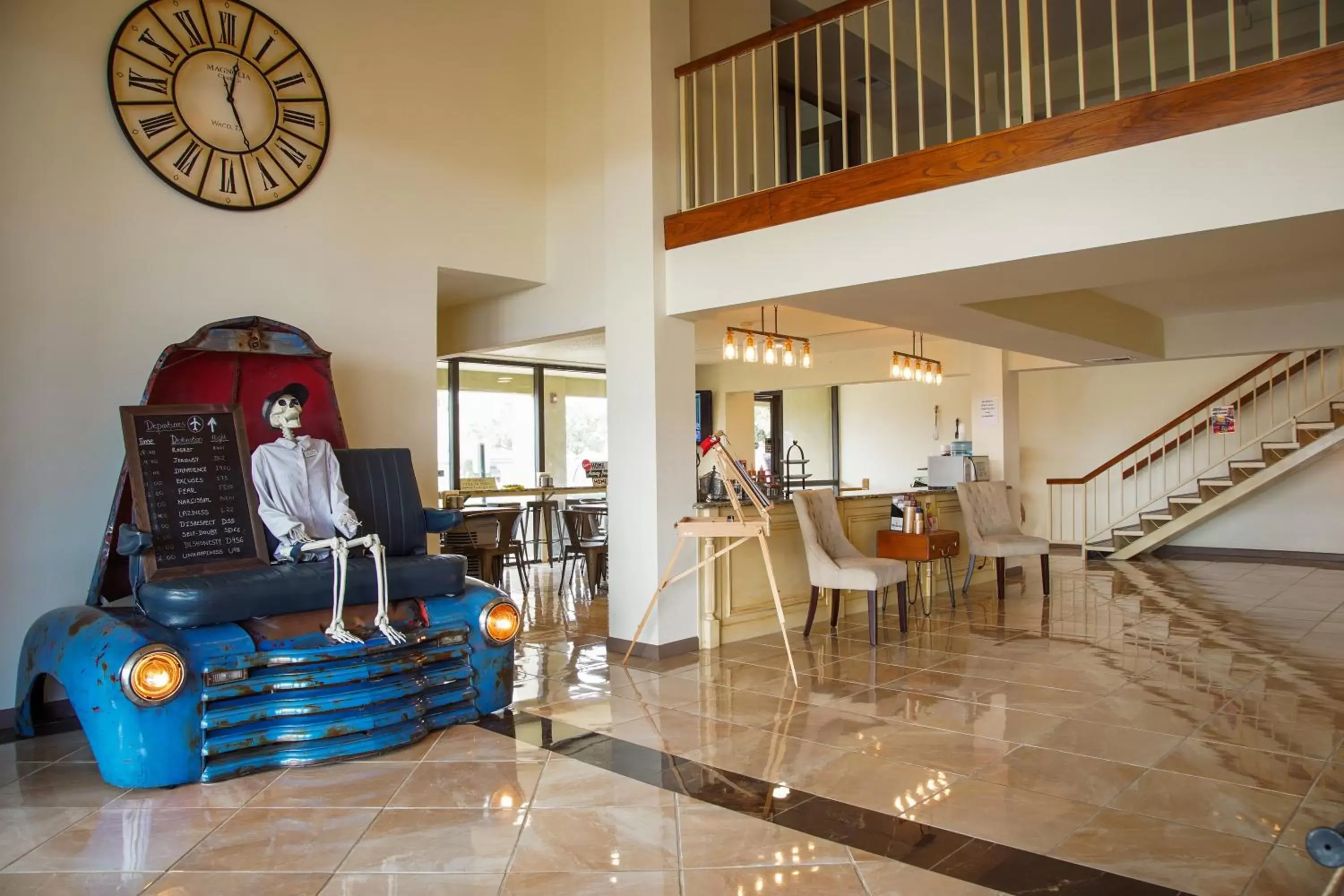 Lobby or reception in SureStay by Best Western Victoria
