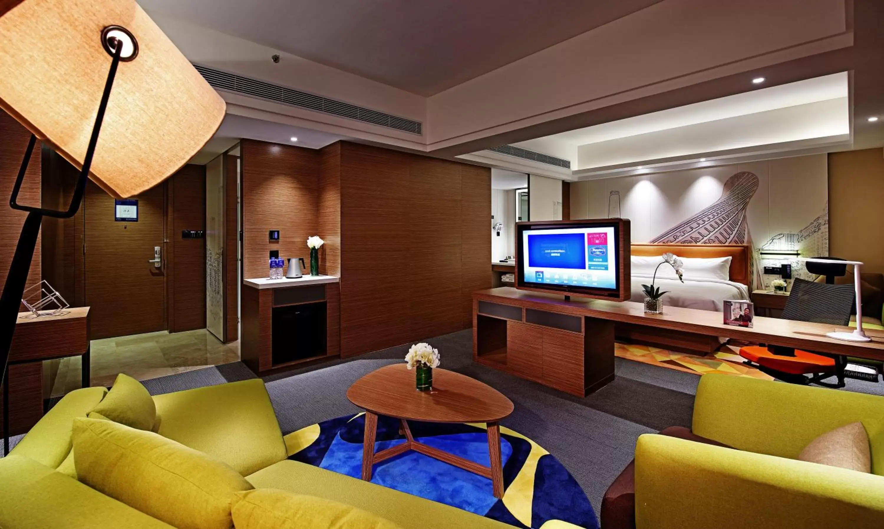 Photo of the whole room, Seating Area in Hampton by Hilton Guangzhou Zhujiang New Town