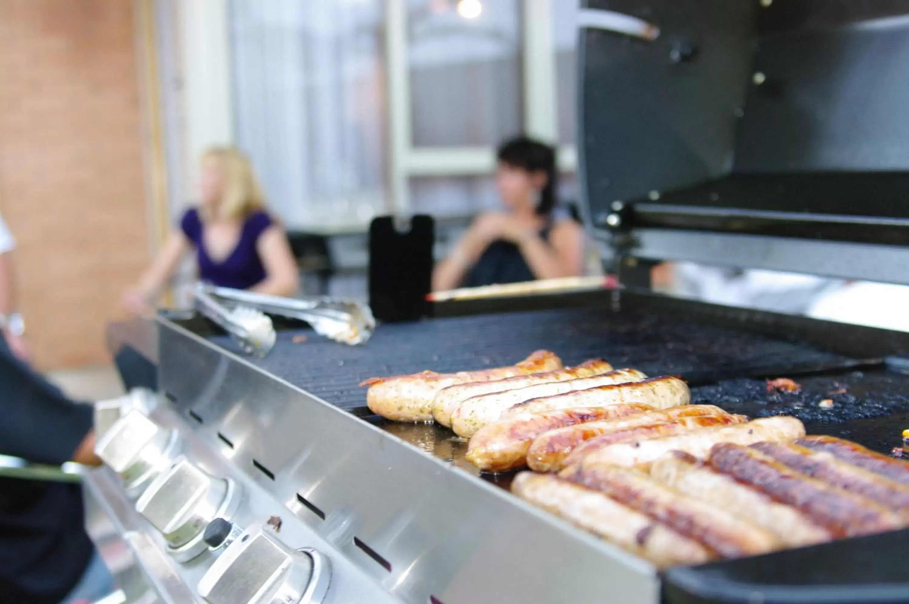 BBQ facilities in Adelaide Road Motor Lodge