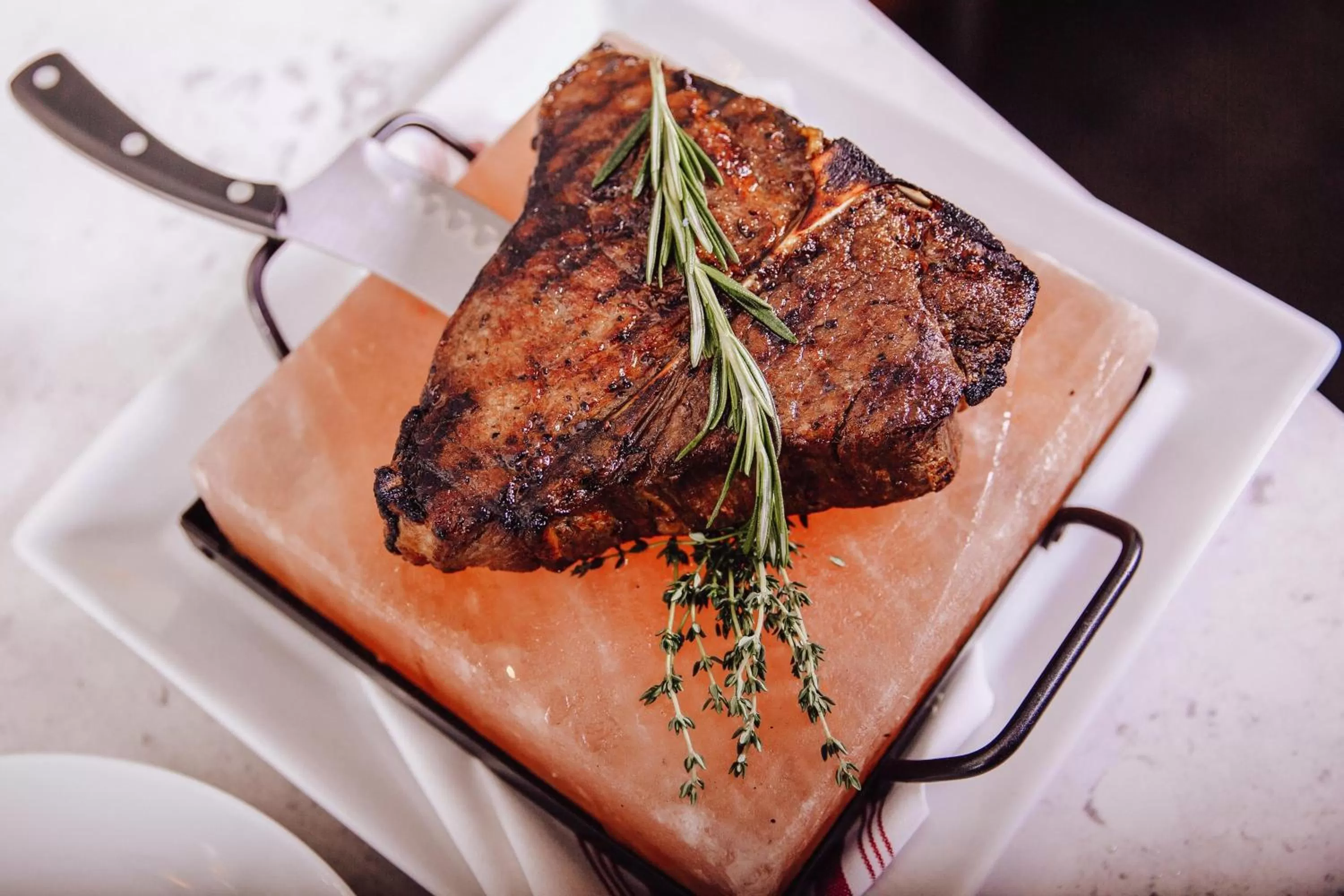 Restaurant/places to eat in Sheraton Charlotte Hotel