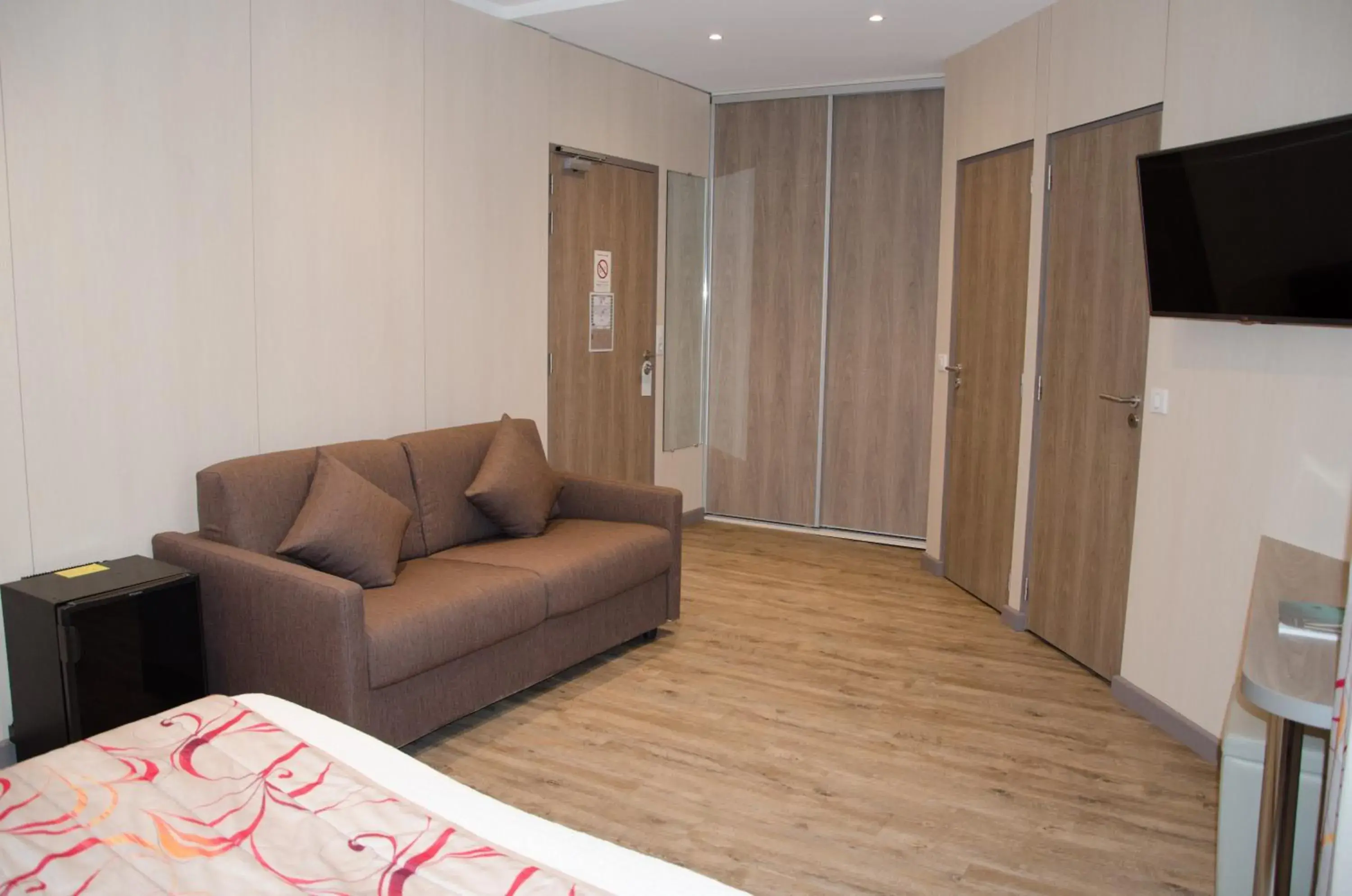 Bedroom, Seating Area in Hotel Le Revest