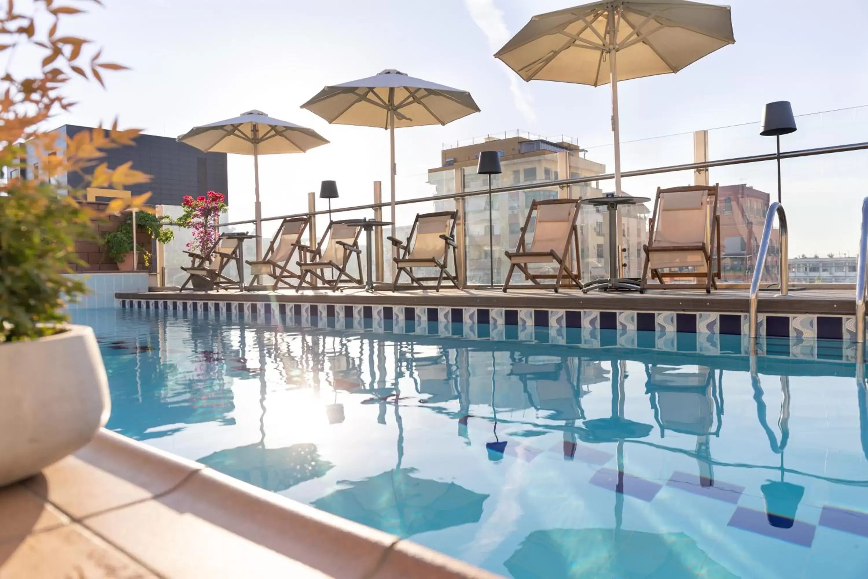 Swimming pool in Mondial Hotel Swimming pool in Mondial Hotel