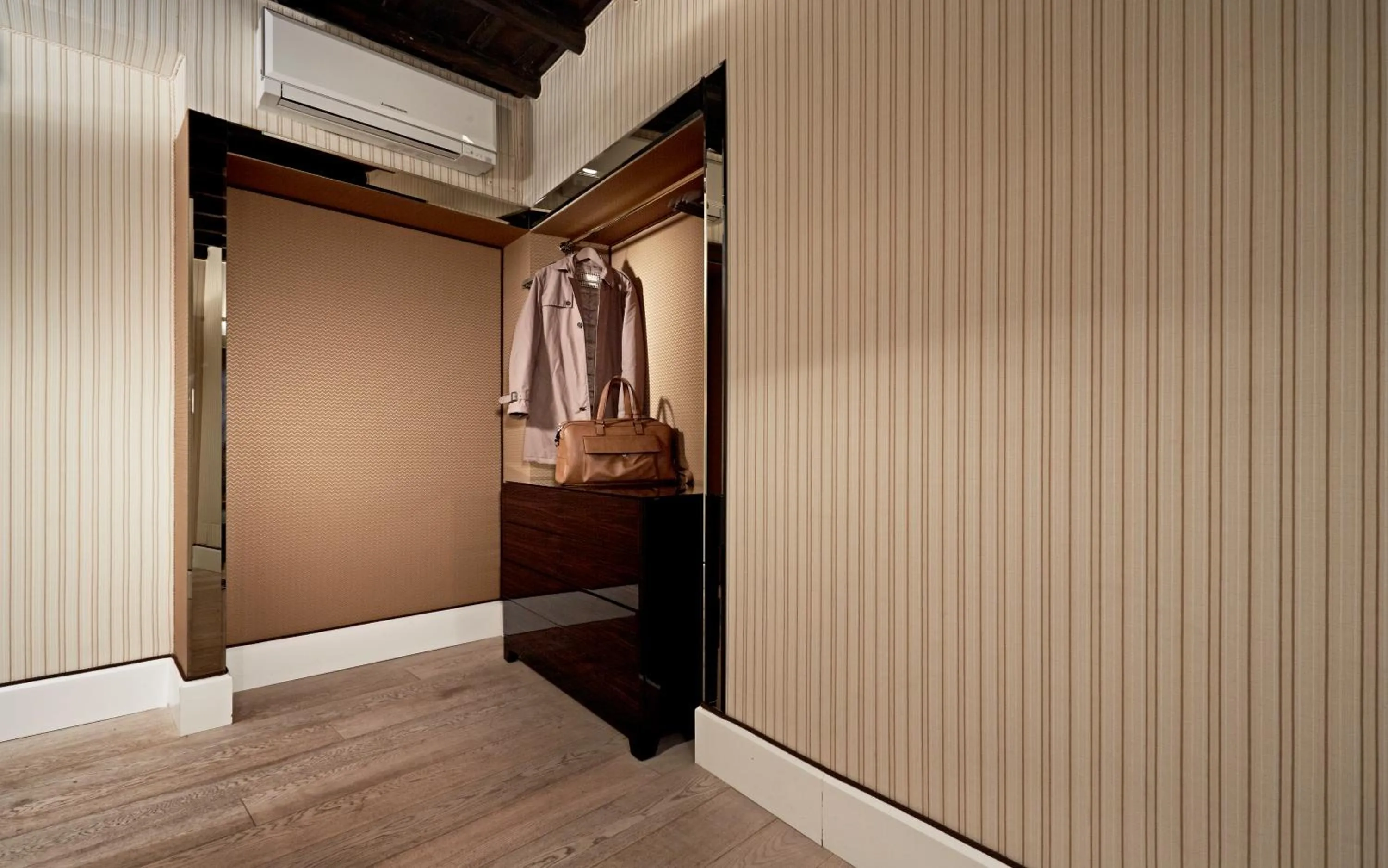 Decorative detail in Spagna Royal Suite