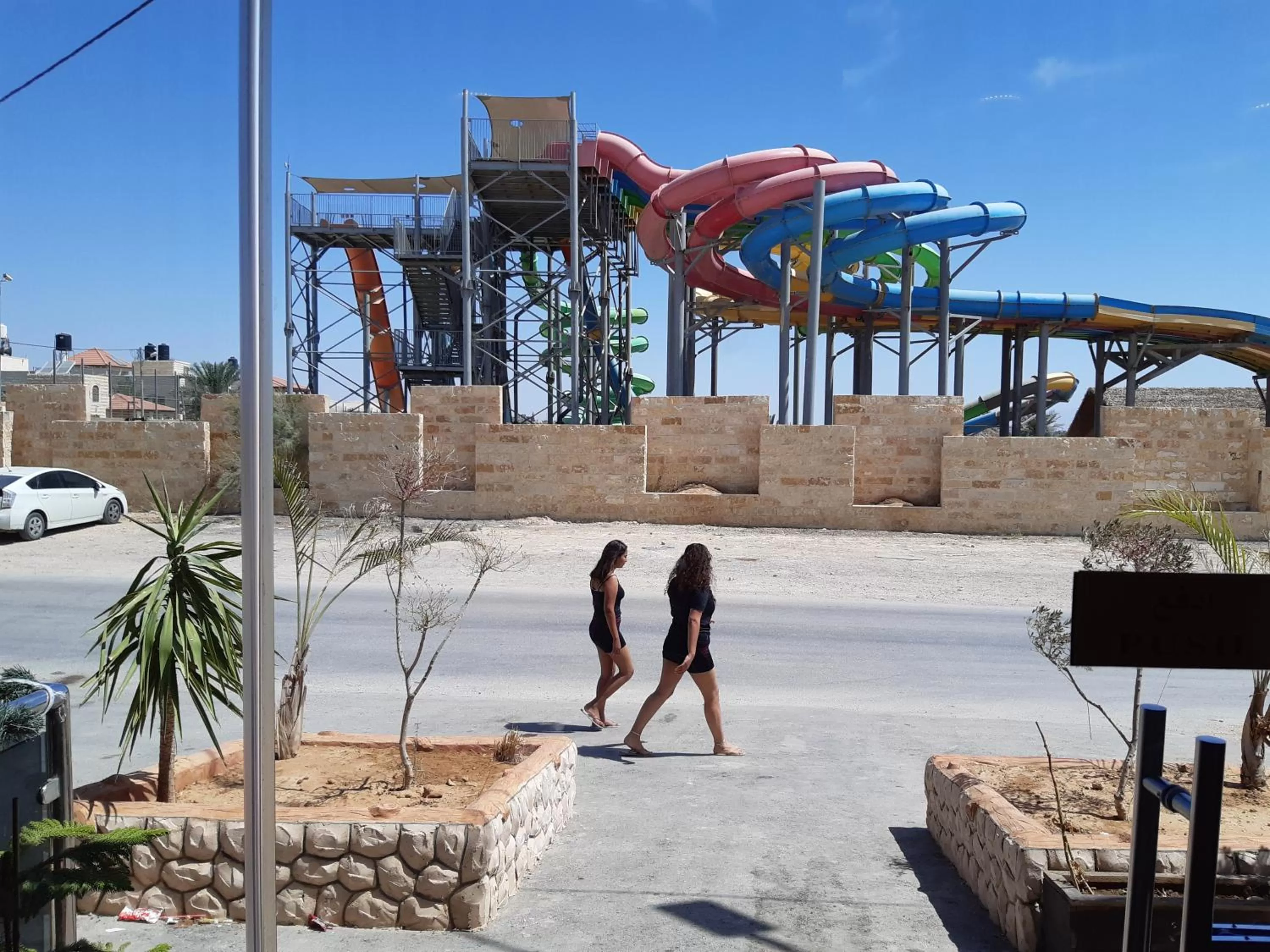 Dolphin Suites Hotel