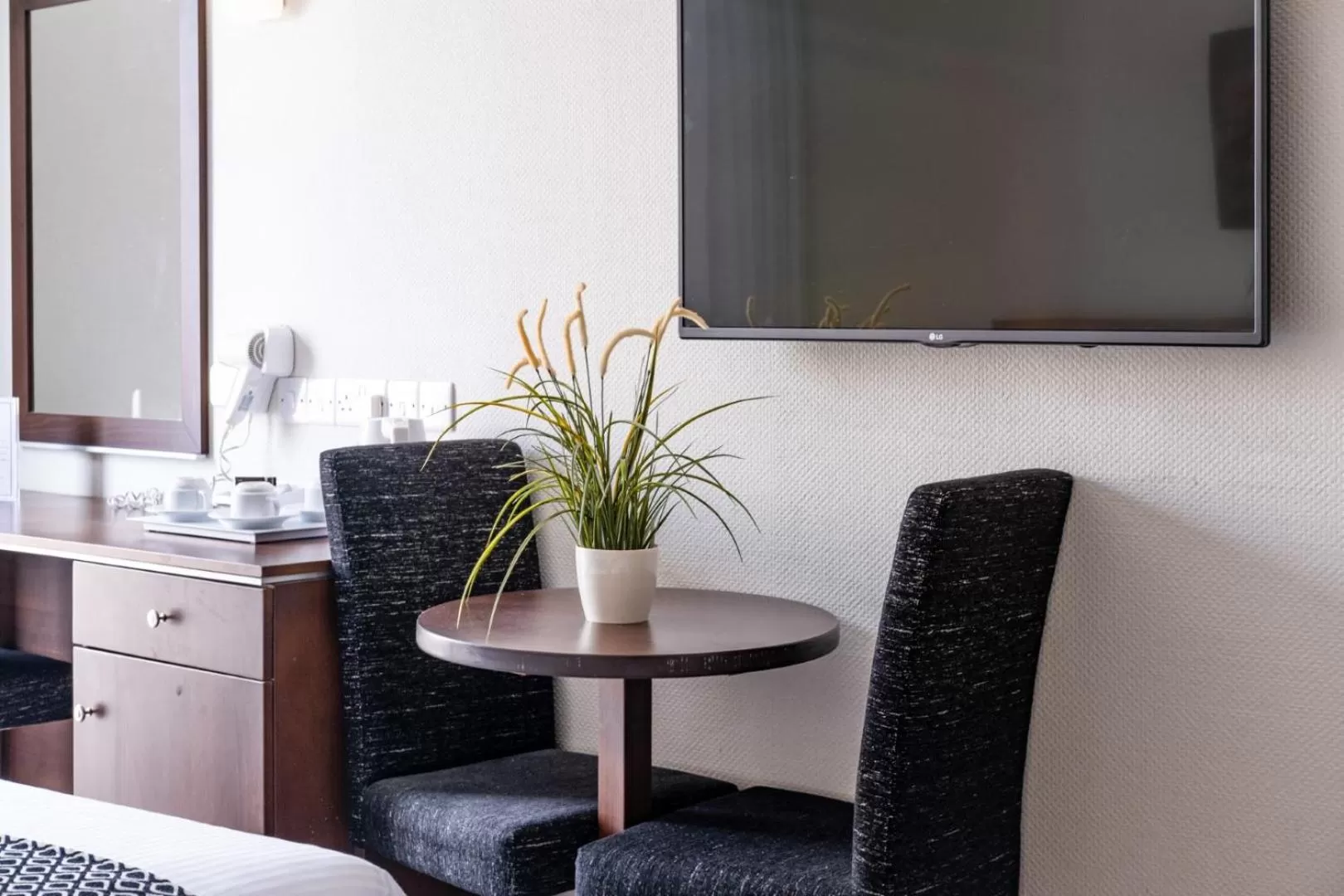 Livadhiotis City Hotel