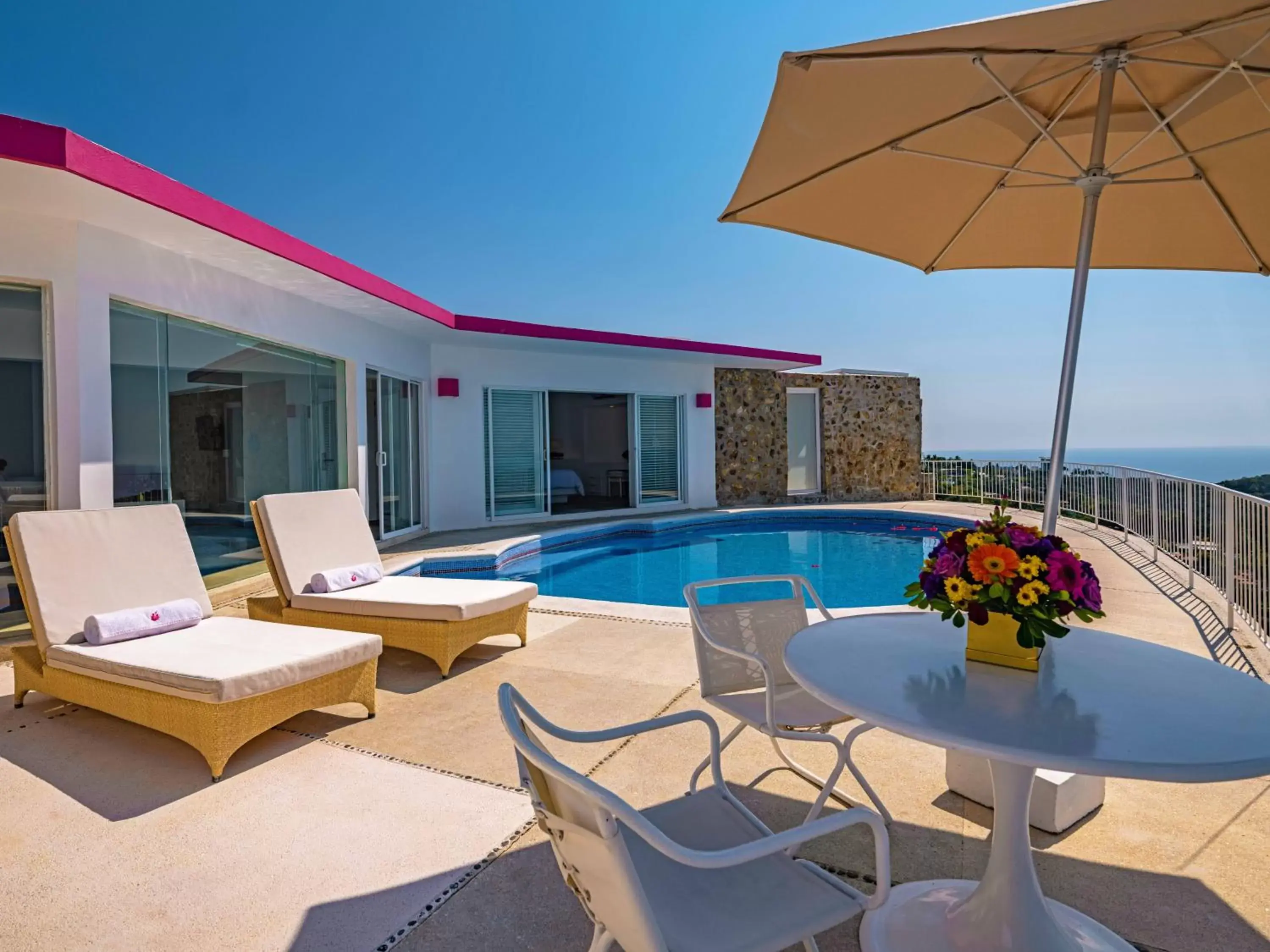 Balcony/Terrace, Swimming Pool in Las Brisas Acapulco