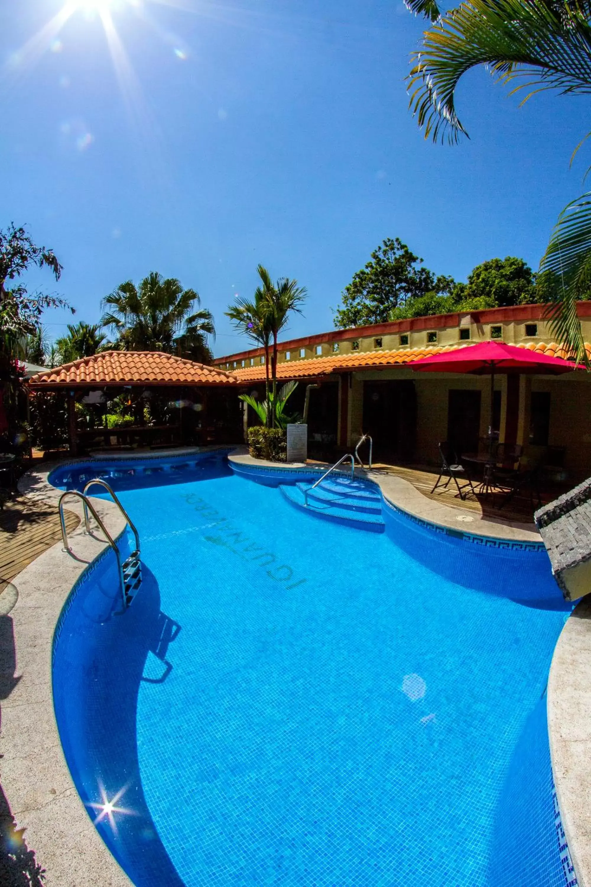 Swimming Pool in Hotel Iguana Verde