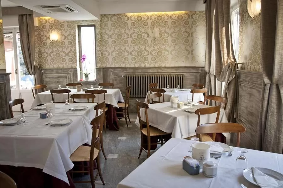 Restaurant/places to eat in Da ö Vittorio SRL