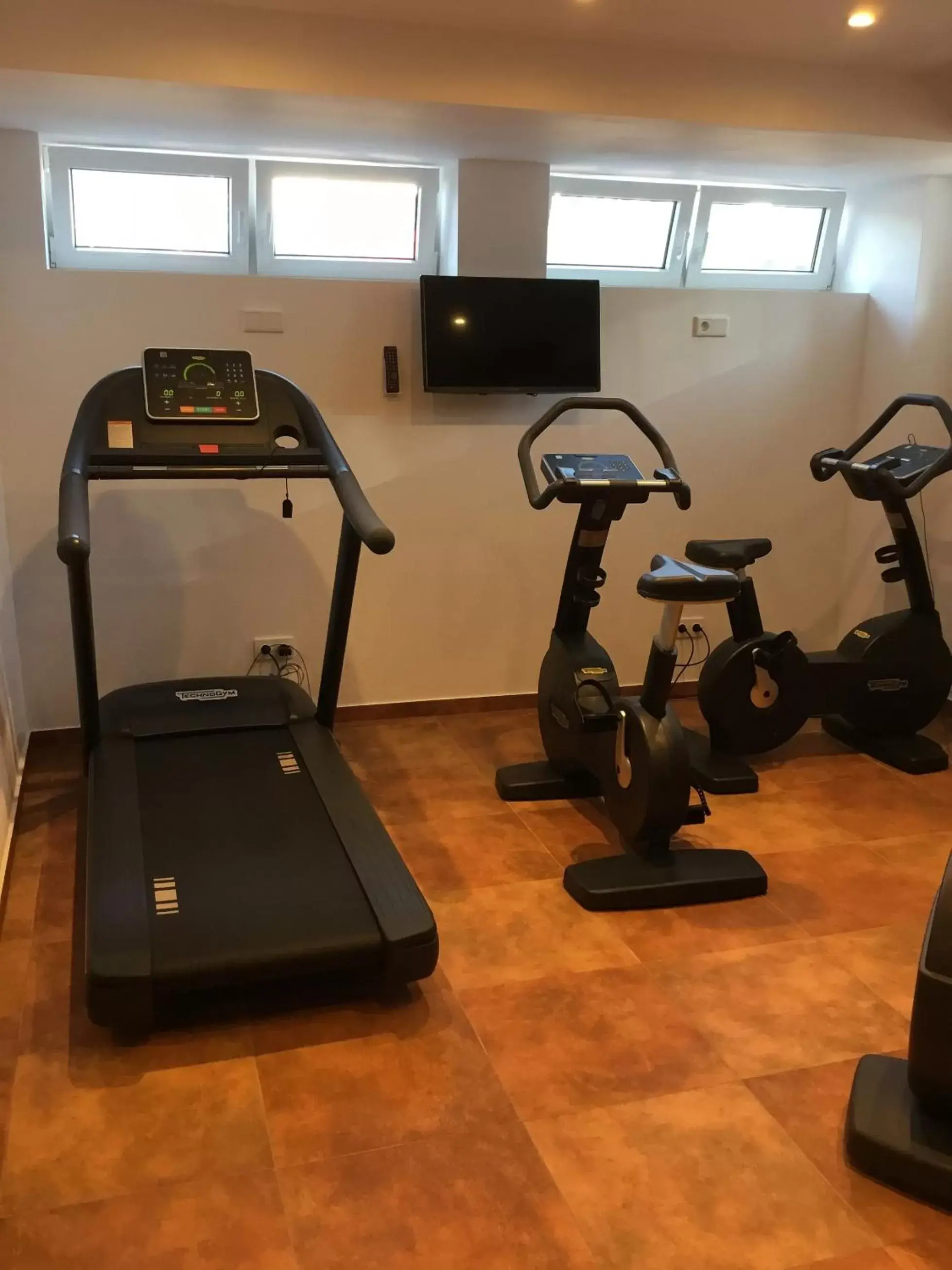 Fitness centre/facilities, Fitness Center/Facilities in Trans World Hotel Columbus