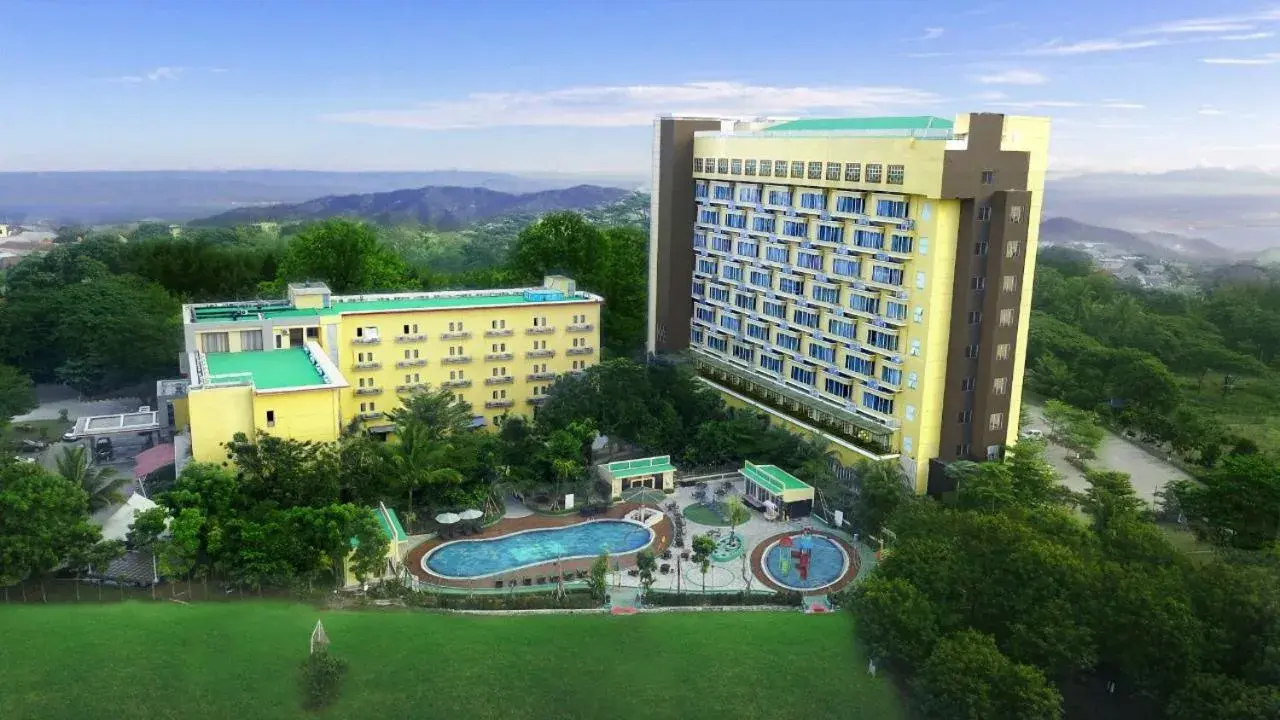 Property building in Lorin Sentul Hotel Property building in Lorin Sentul Hotel