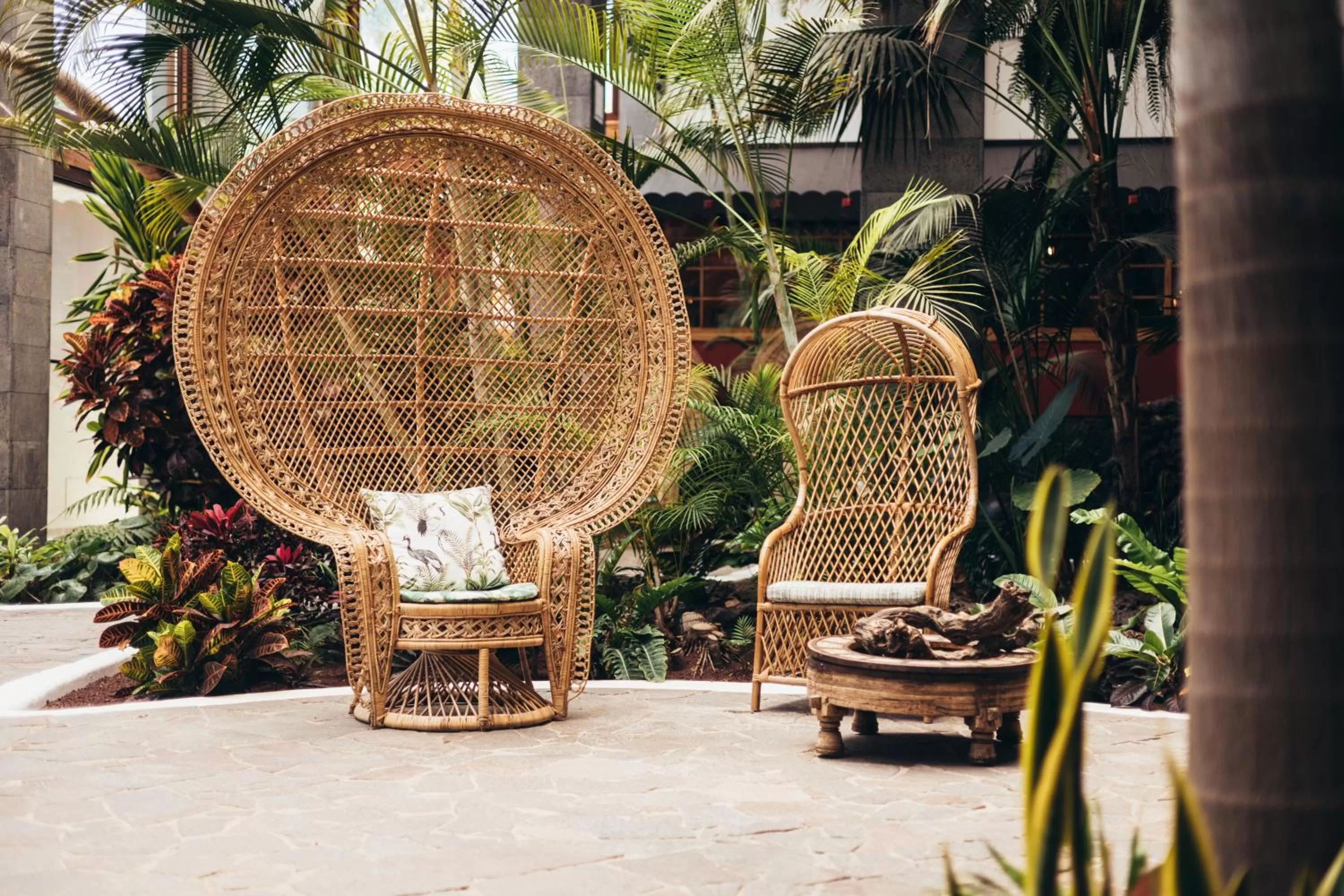 Seating area in Princesa Yaiza Suite Hotel Resort