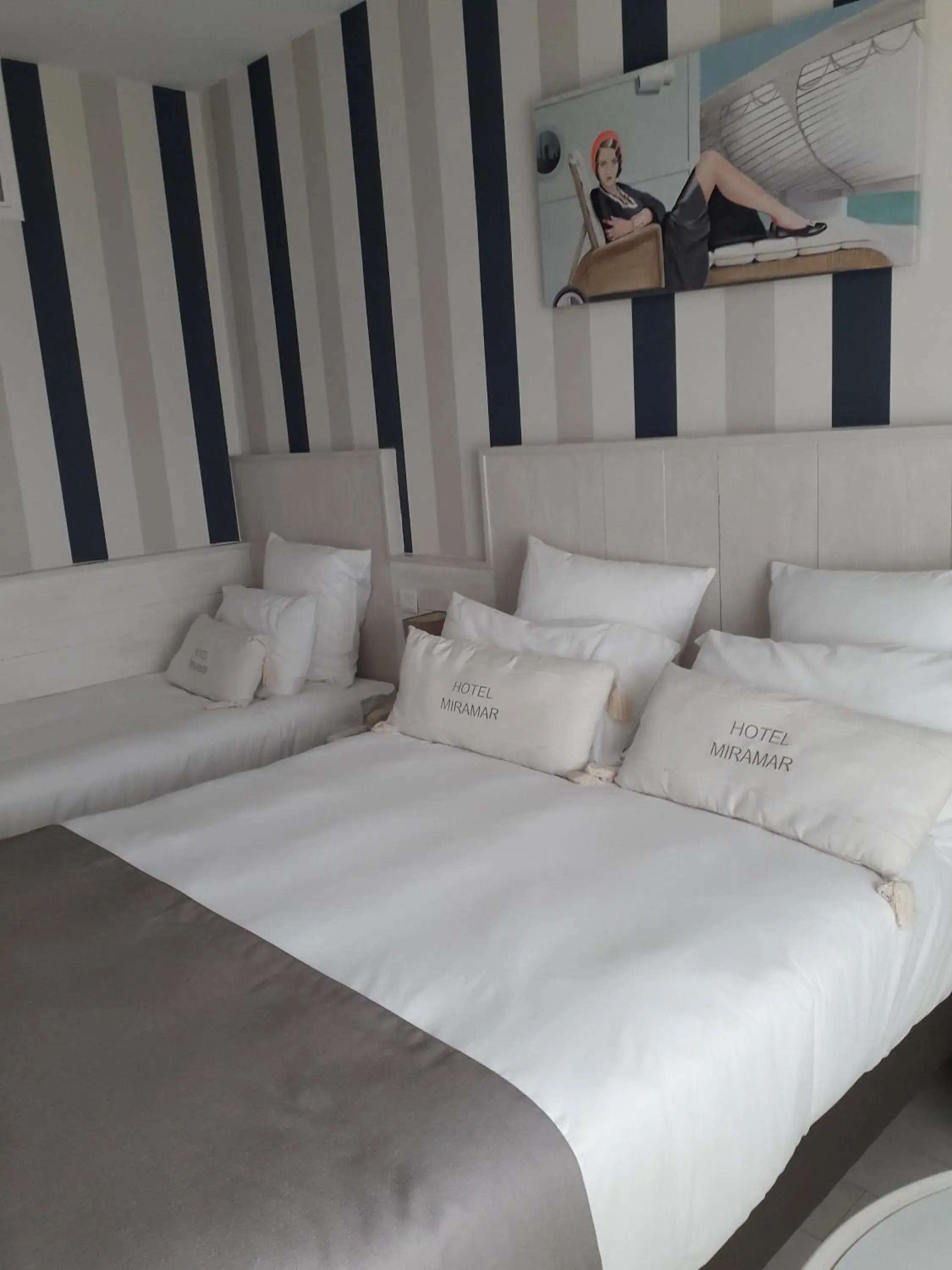 Sea view, Bed in The Originals Boutique, Hotel Miramar, Royan (Inter-Hotel)